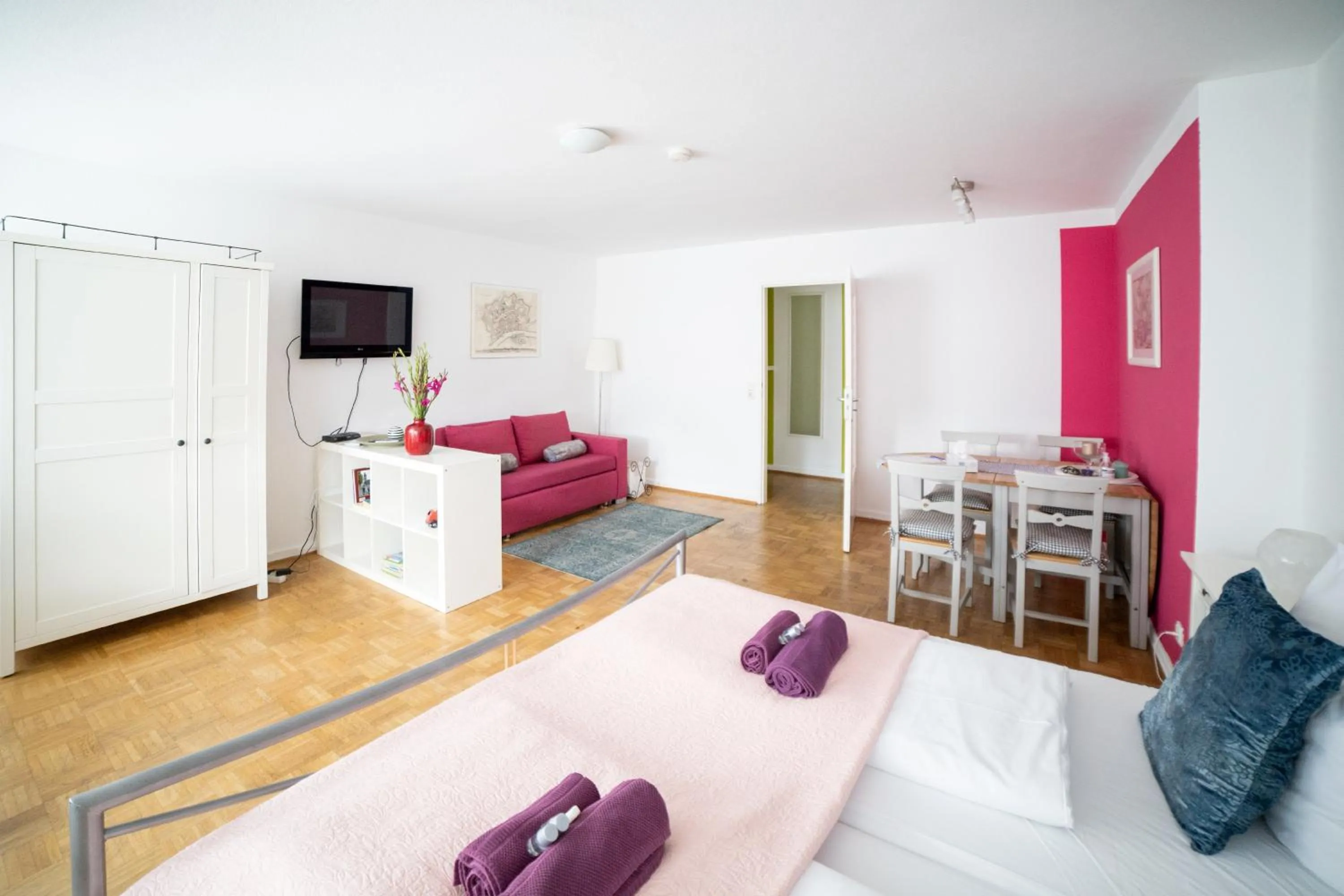 Bed in B&B MY PLACE mit Frühstückspaket - with Breakfastbox