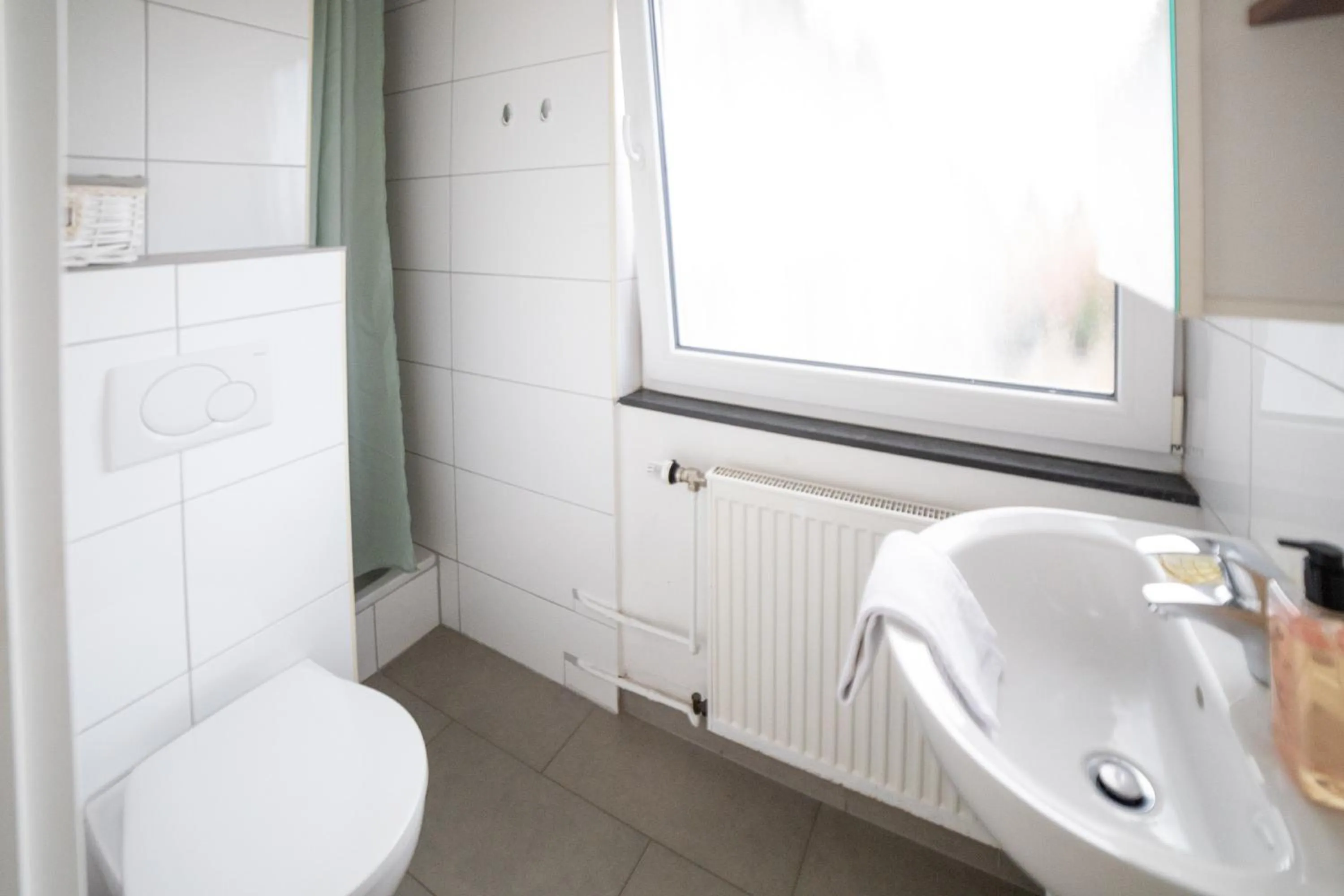 Bathroom in B&B MY PLACE mit Frühstückspaket - with Breakfastbox