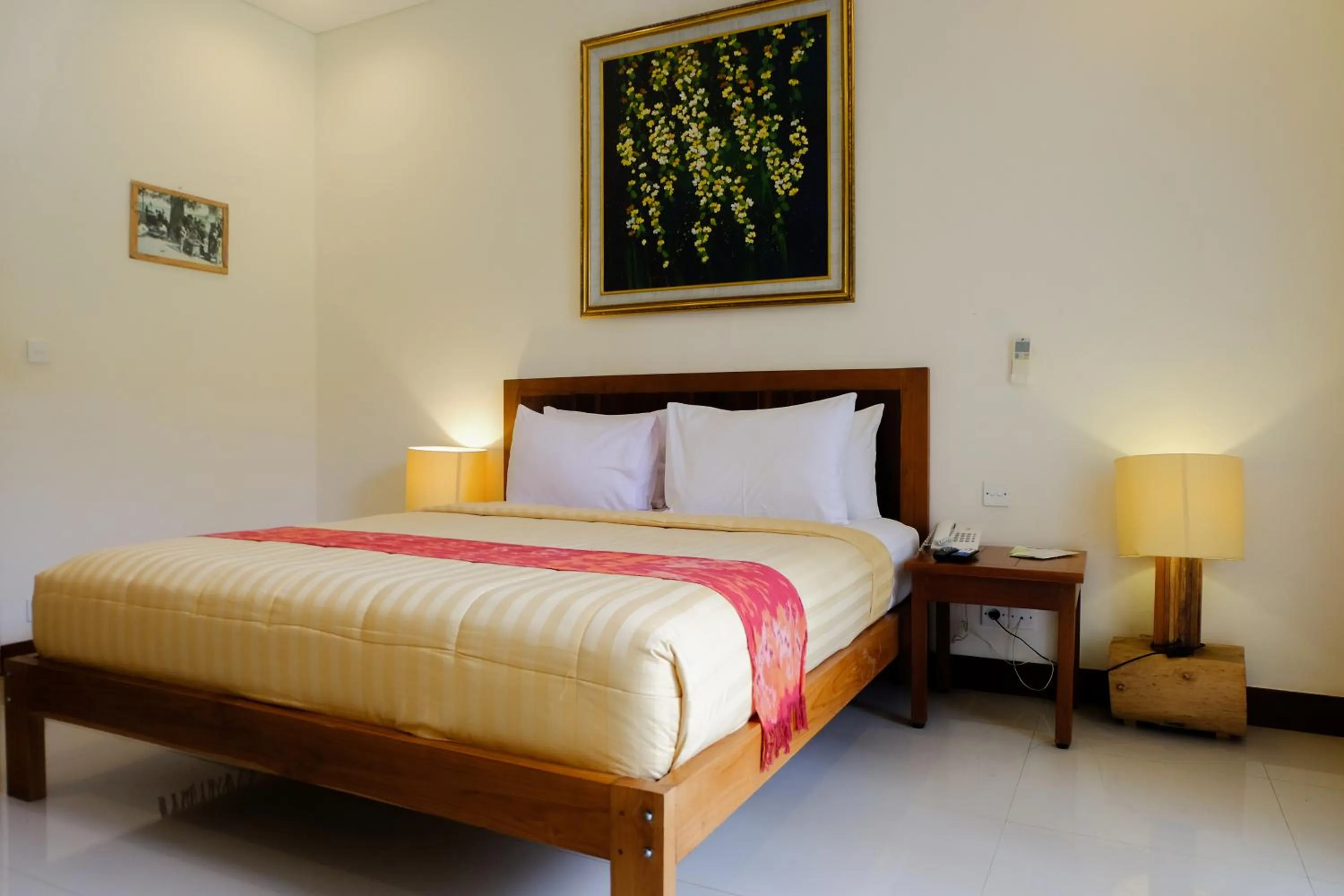 Bed in Mina Tanjung Hotel