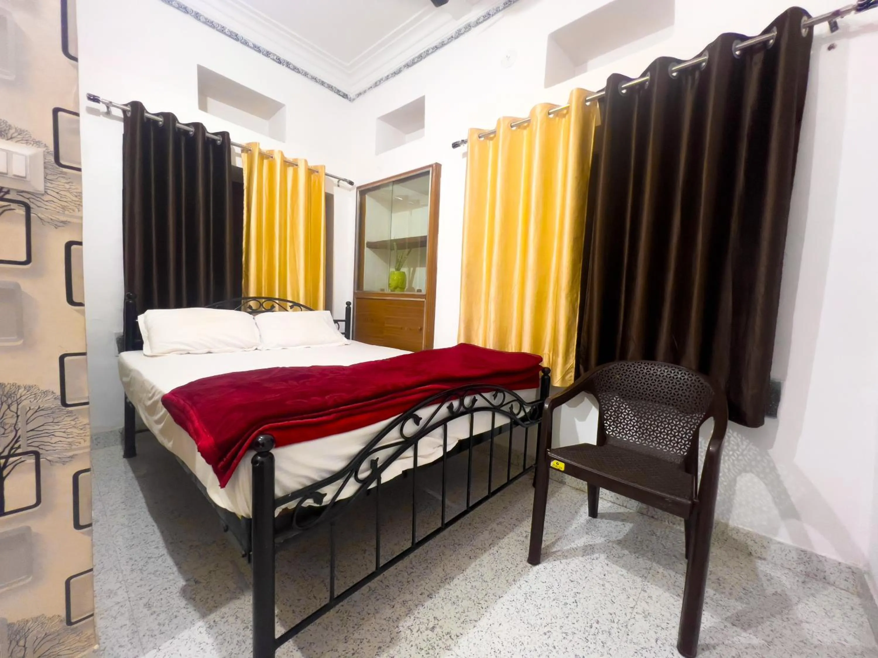 Bed in Multiple Stories, Udaipur