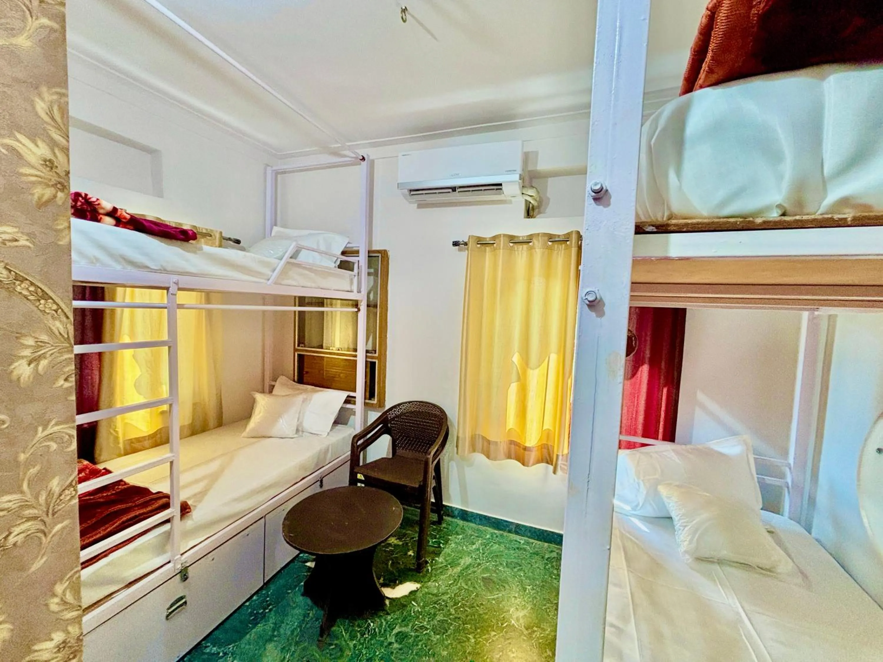Bed in Multiple Stories, Udaipur