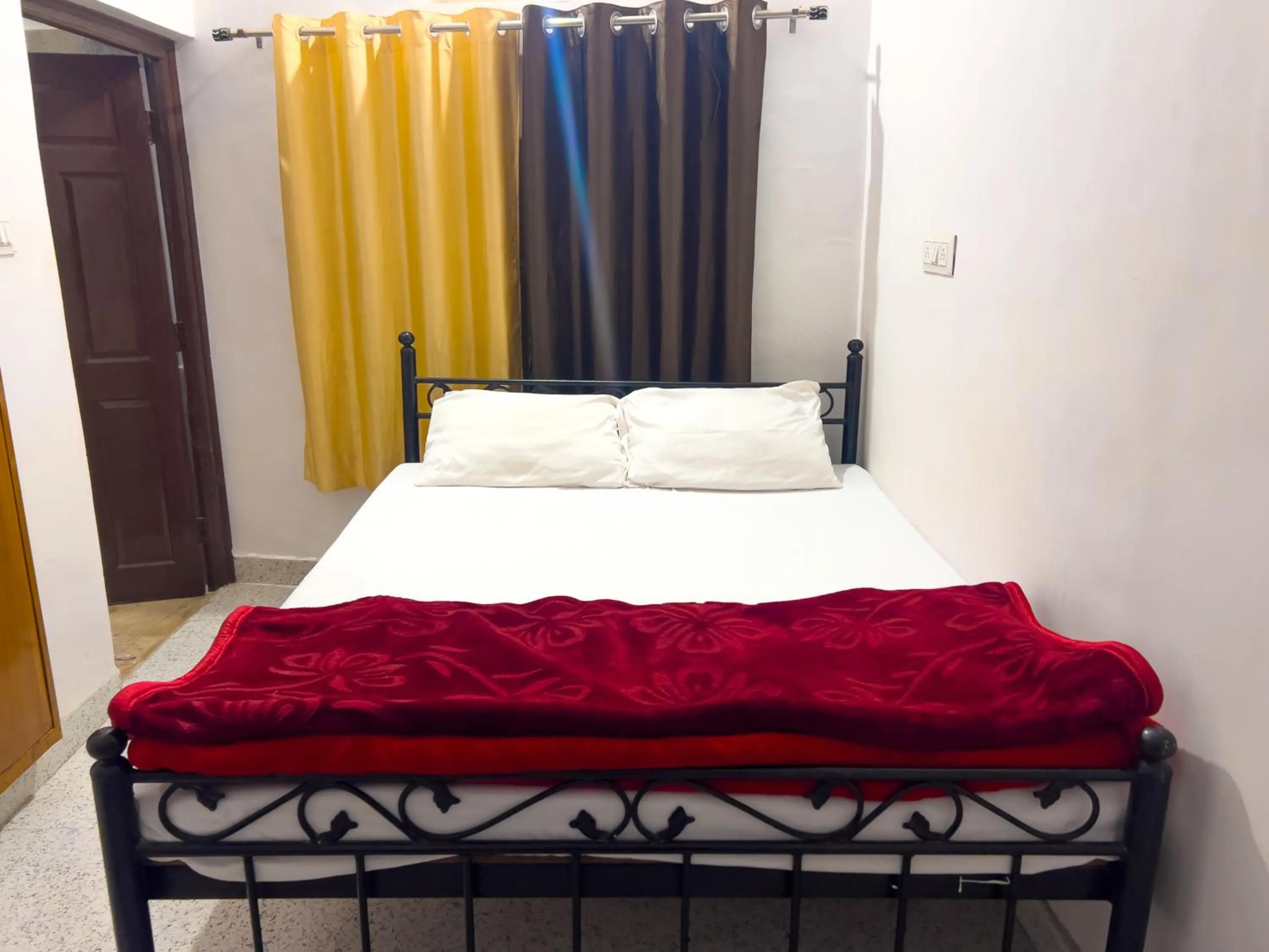 Bed in Multiple Stories, Udaipur