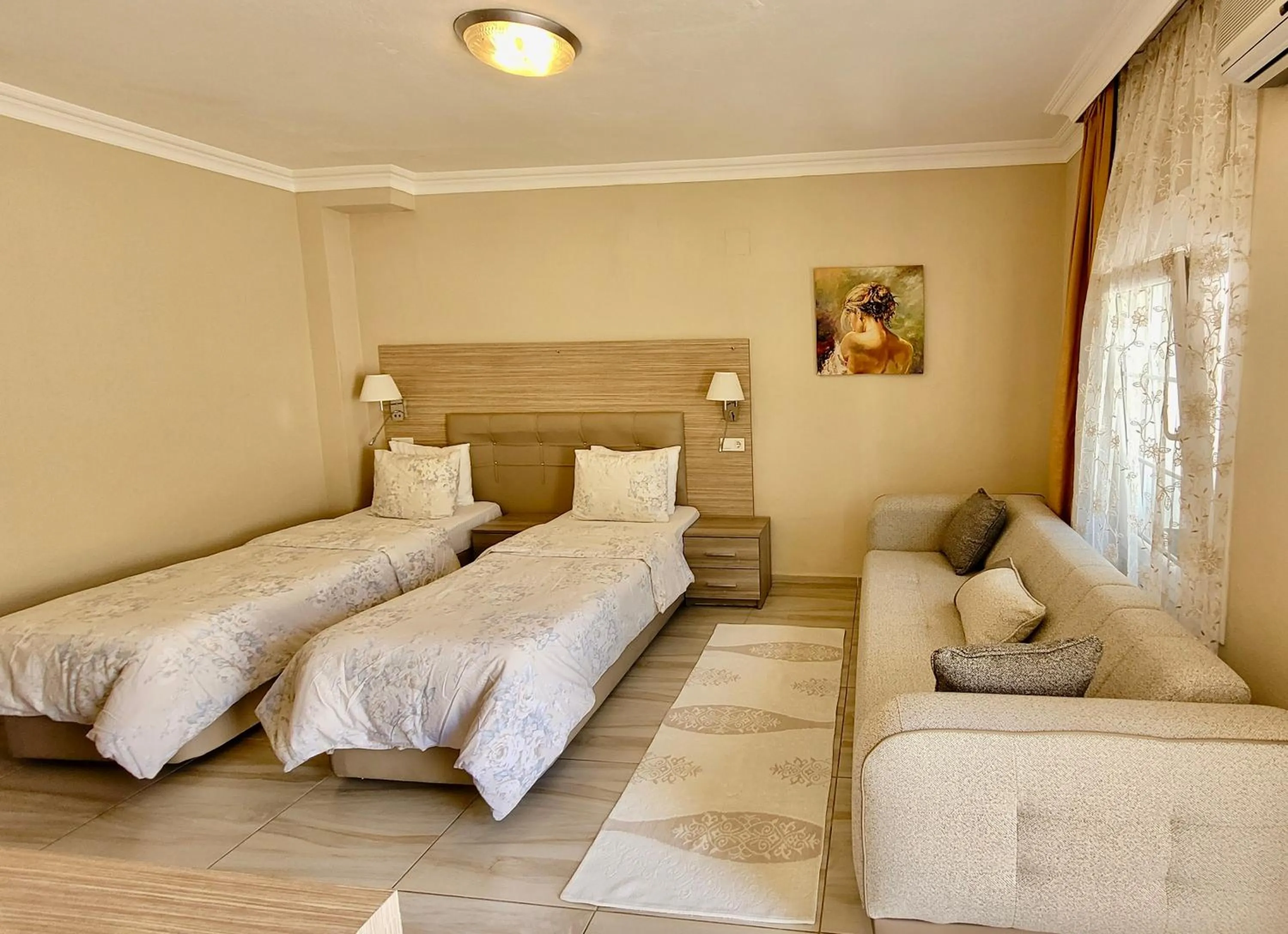 Photo of the whole room in Arp Dalyan