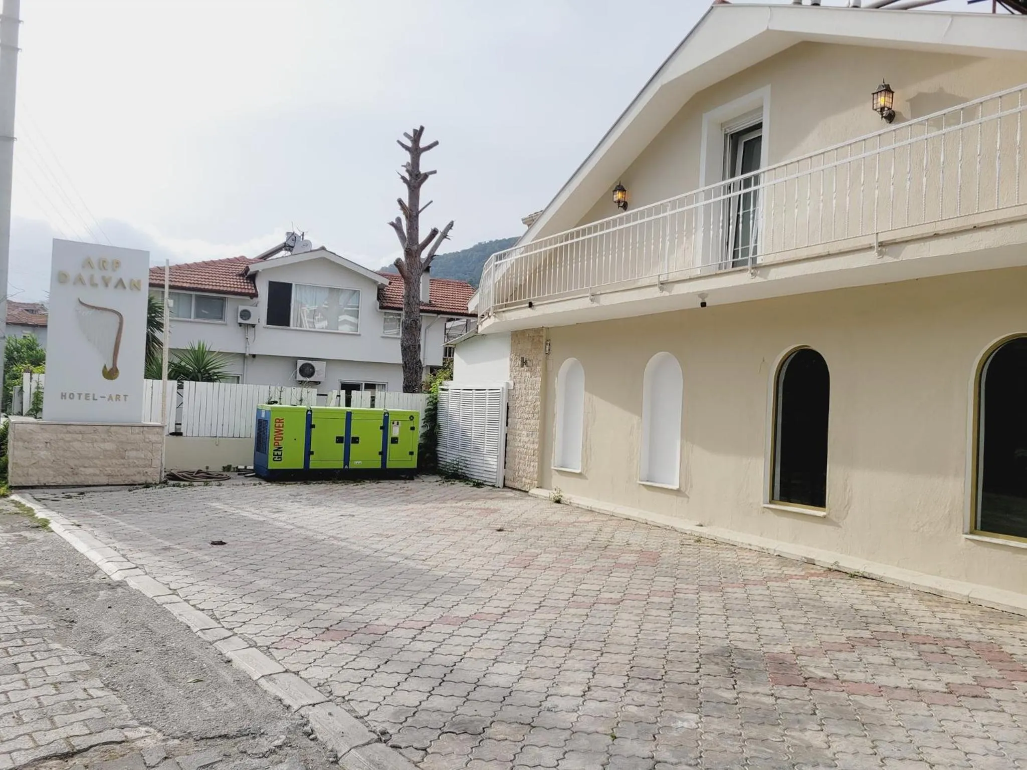 Property building in Arp Dalyan