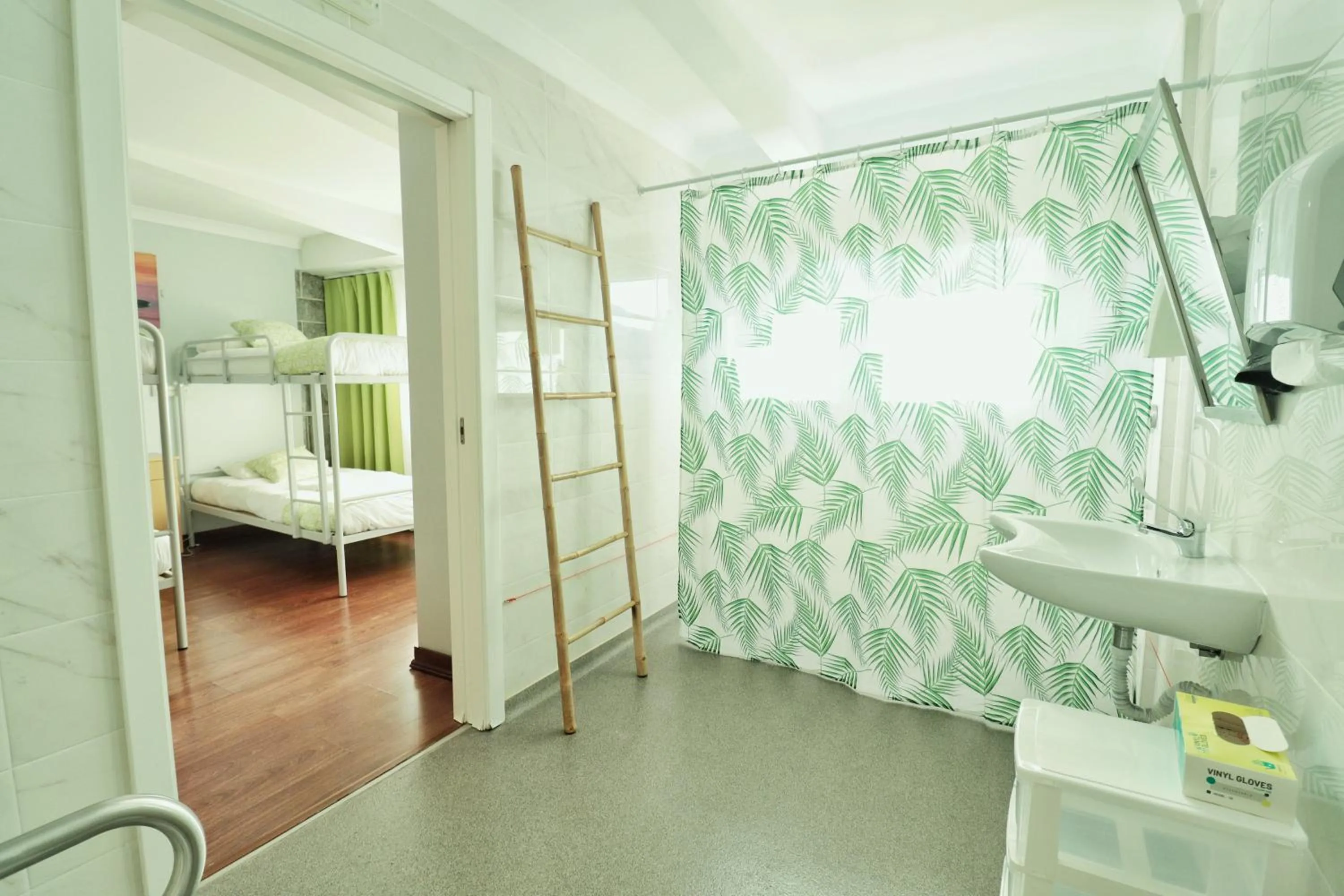 Bathroom, Bed in Hostel Jardins de São Luís