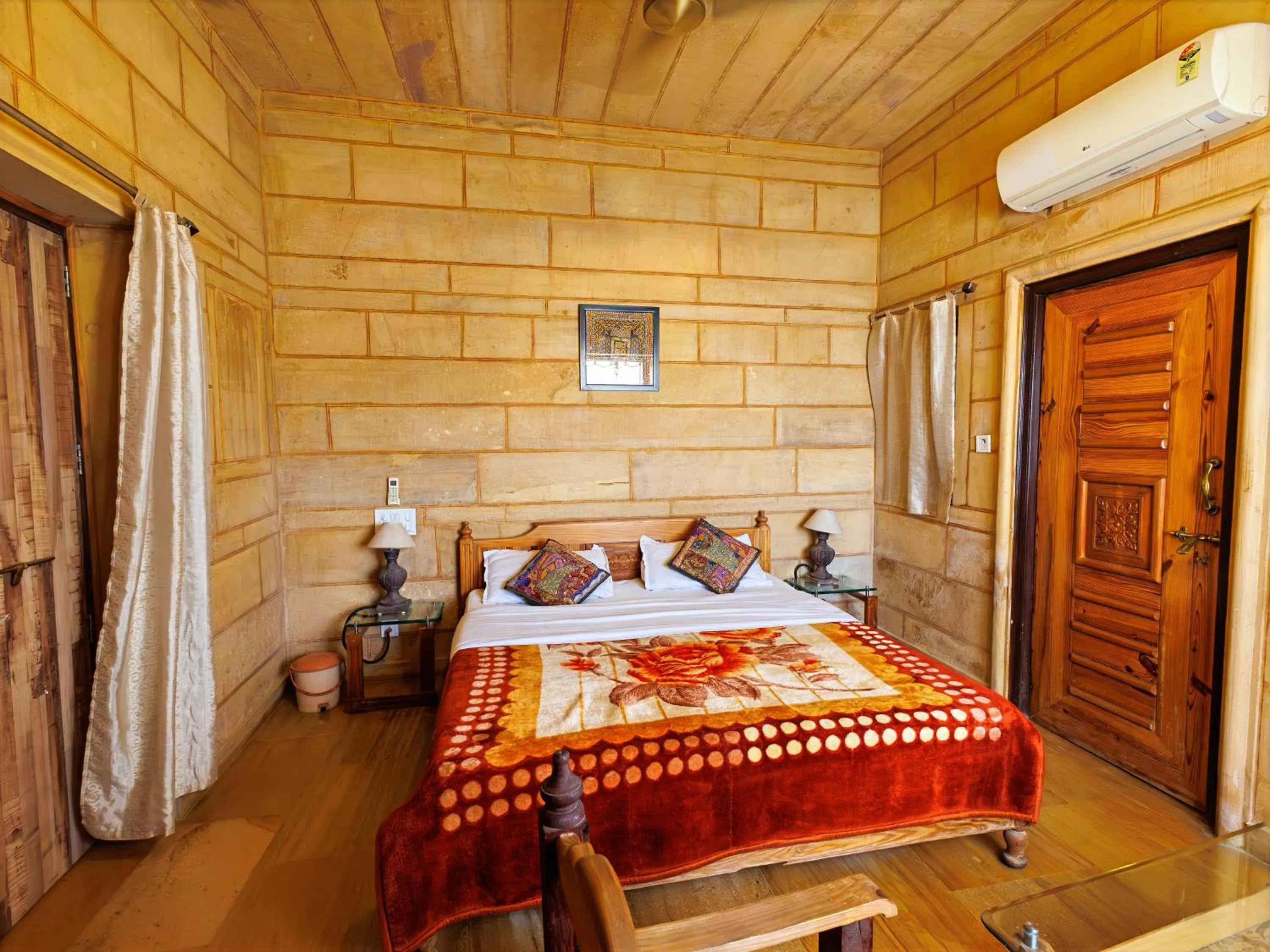 Bed in Hotel The Silk Route