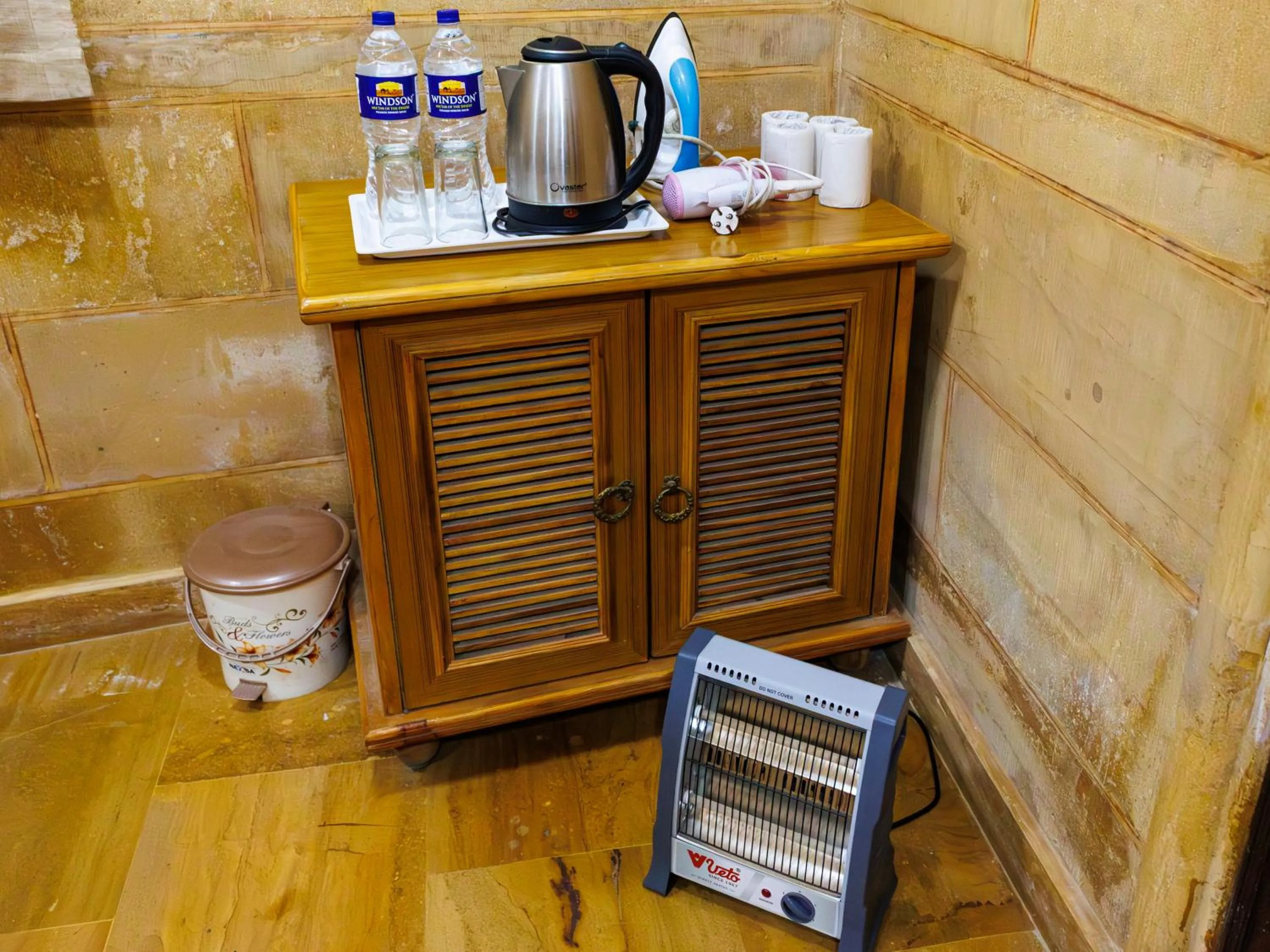 flat iron in Hotel The Silk Route