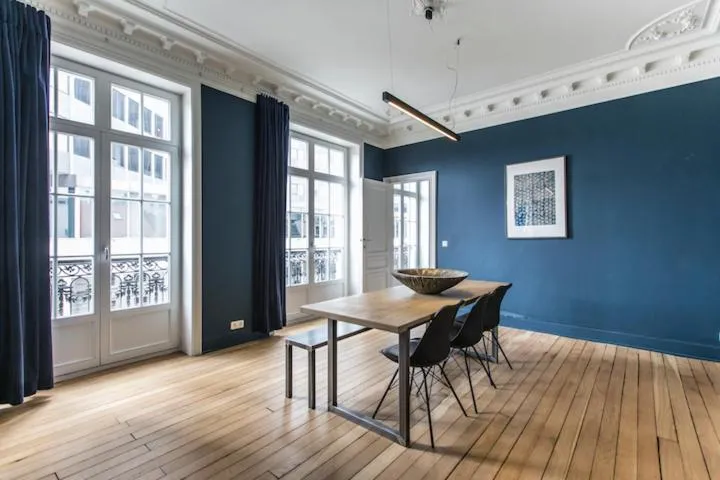 Dining area in Smartflats - Gaité