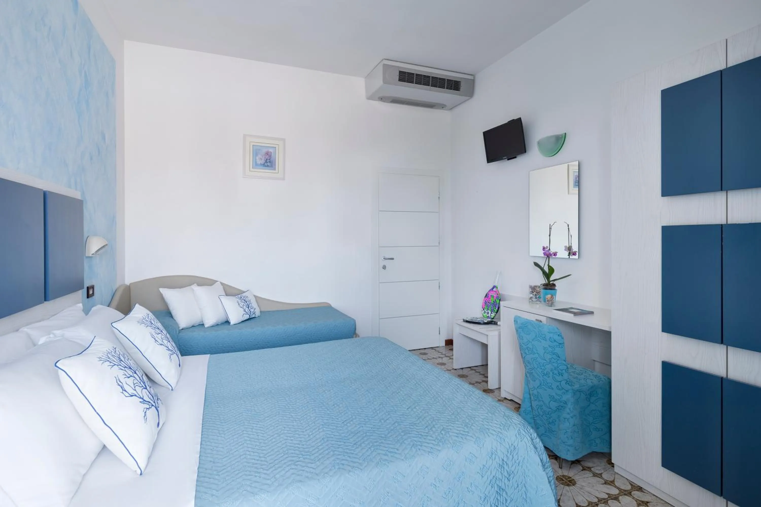 Bed in Hotel Capitol