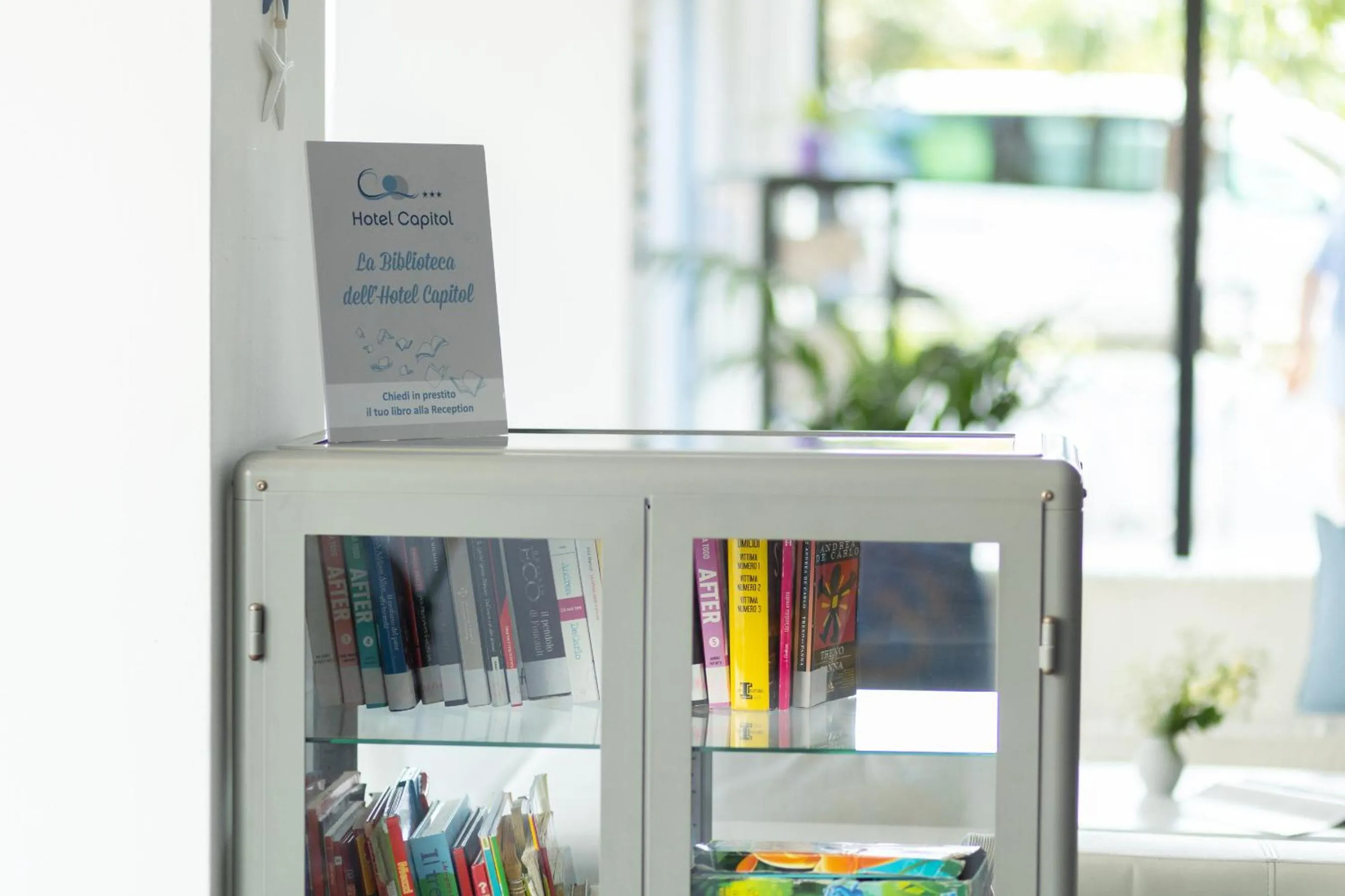 Library in Hotel Capitol