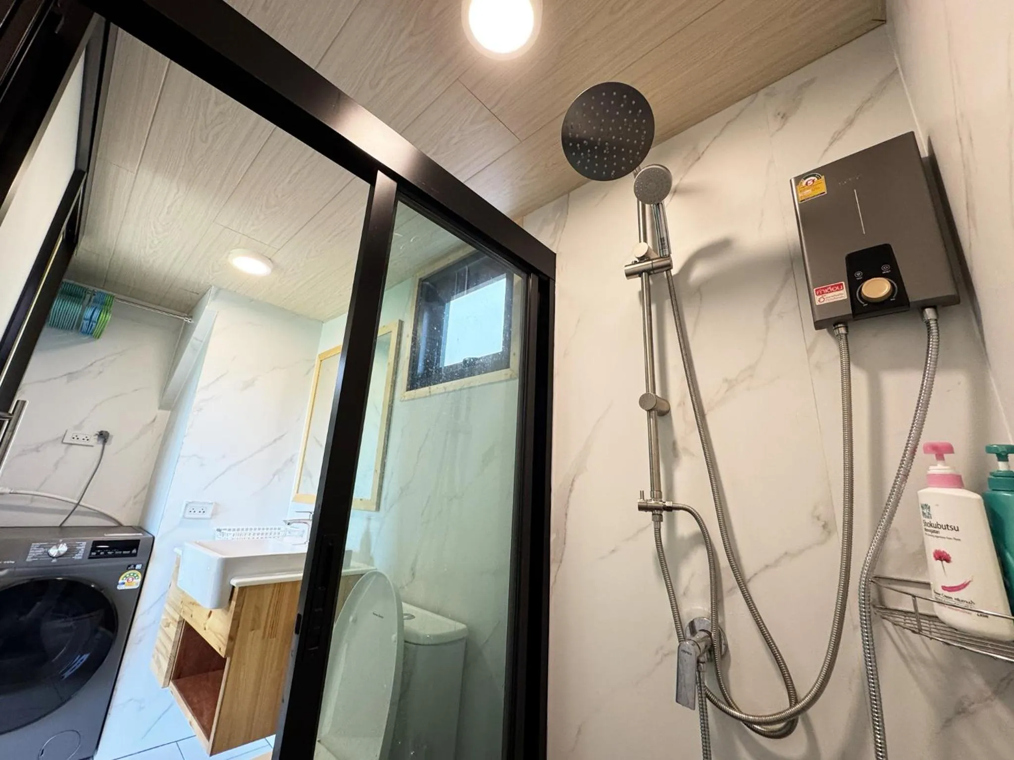 Shower in Abrite House - Tiny House Koh Lanta