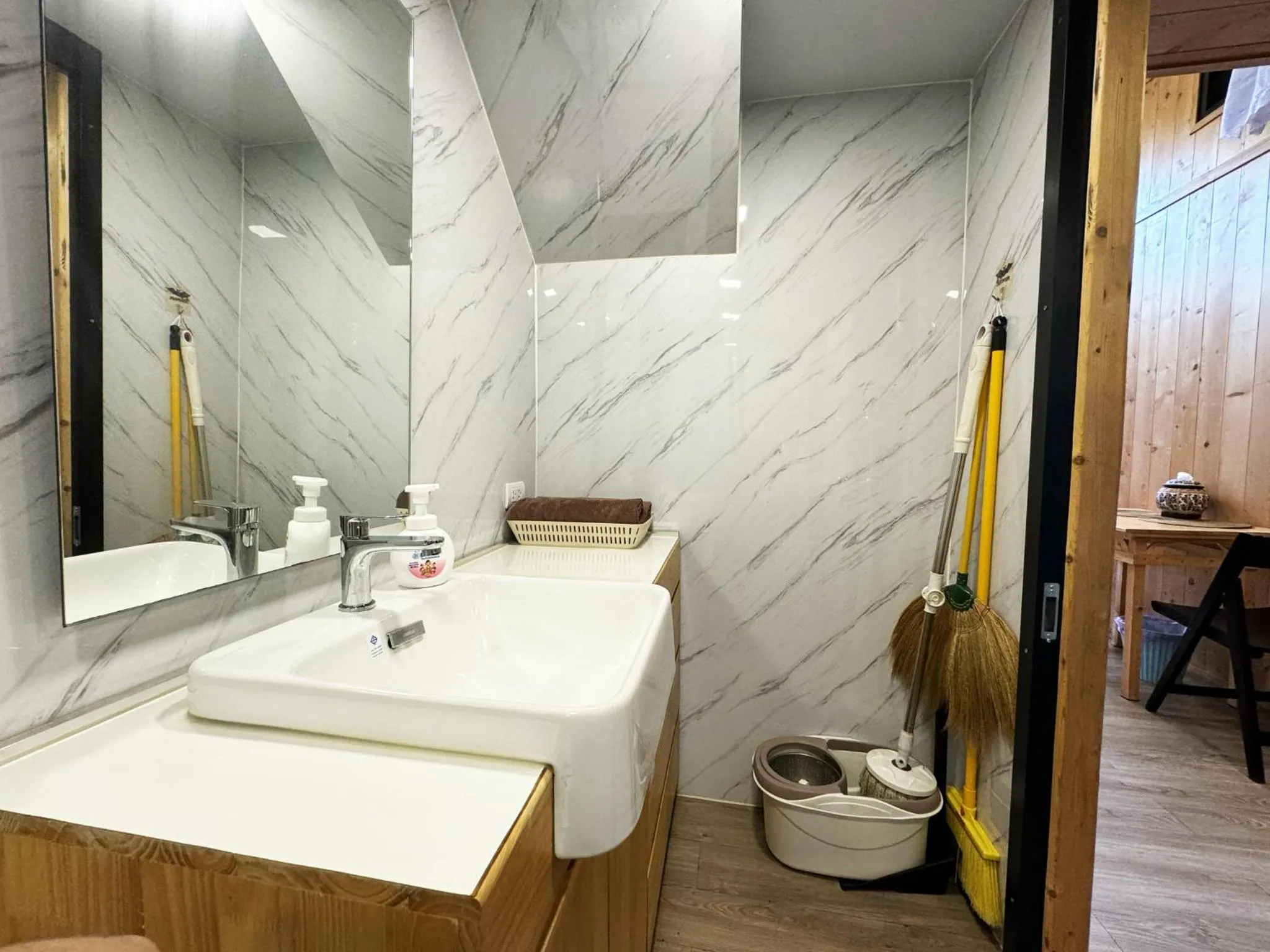 Toilet in Abrite House - Tiny House Koh Lanta