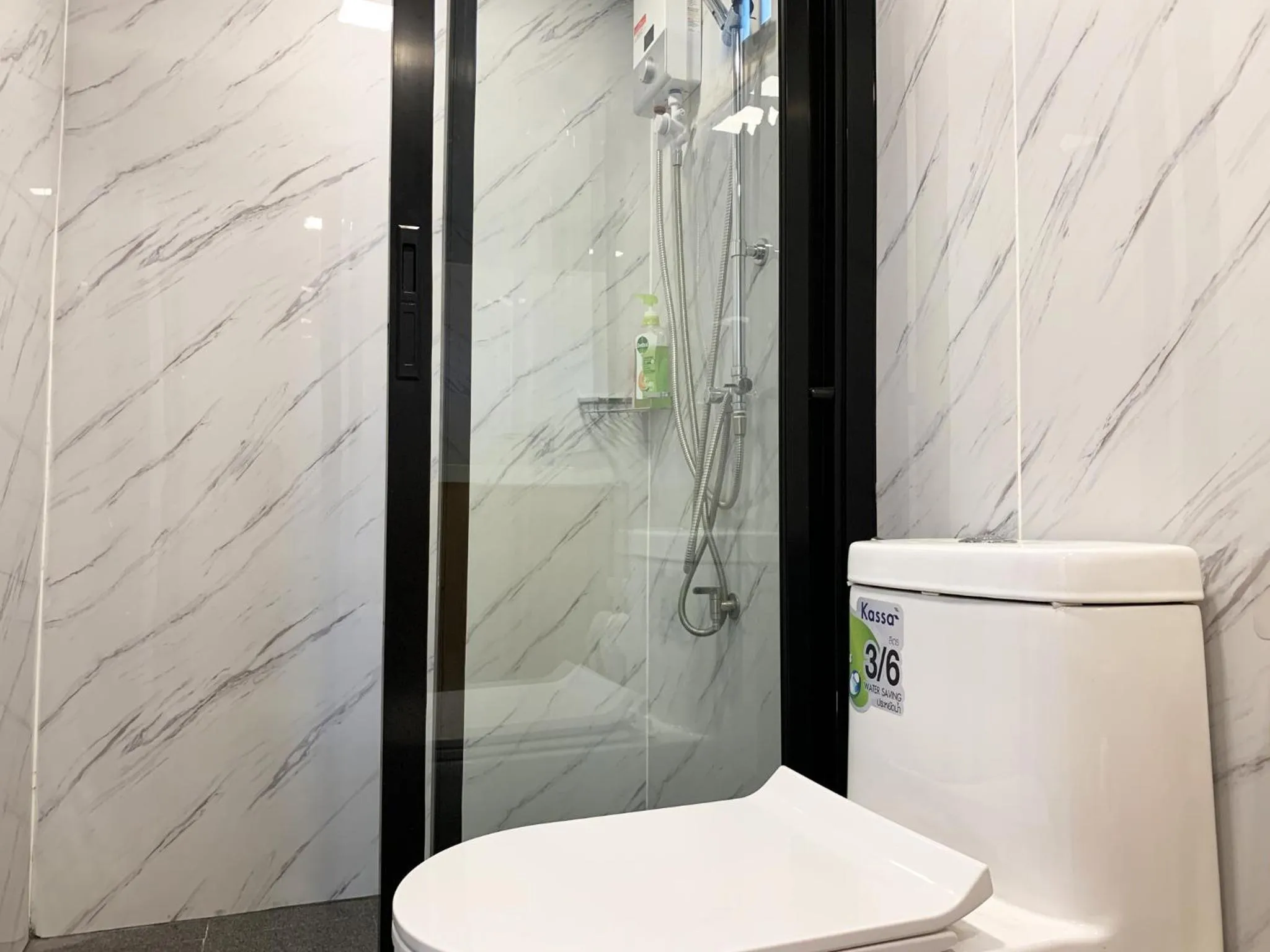 Shower in Abrite House - Tiny House Koh Lanta