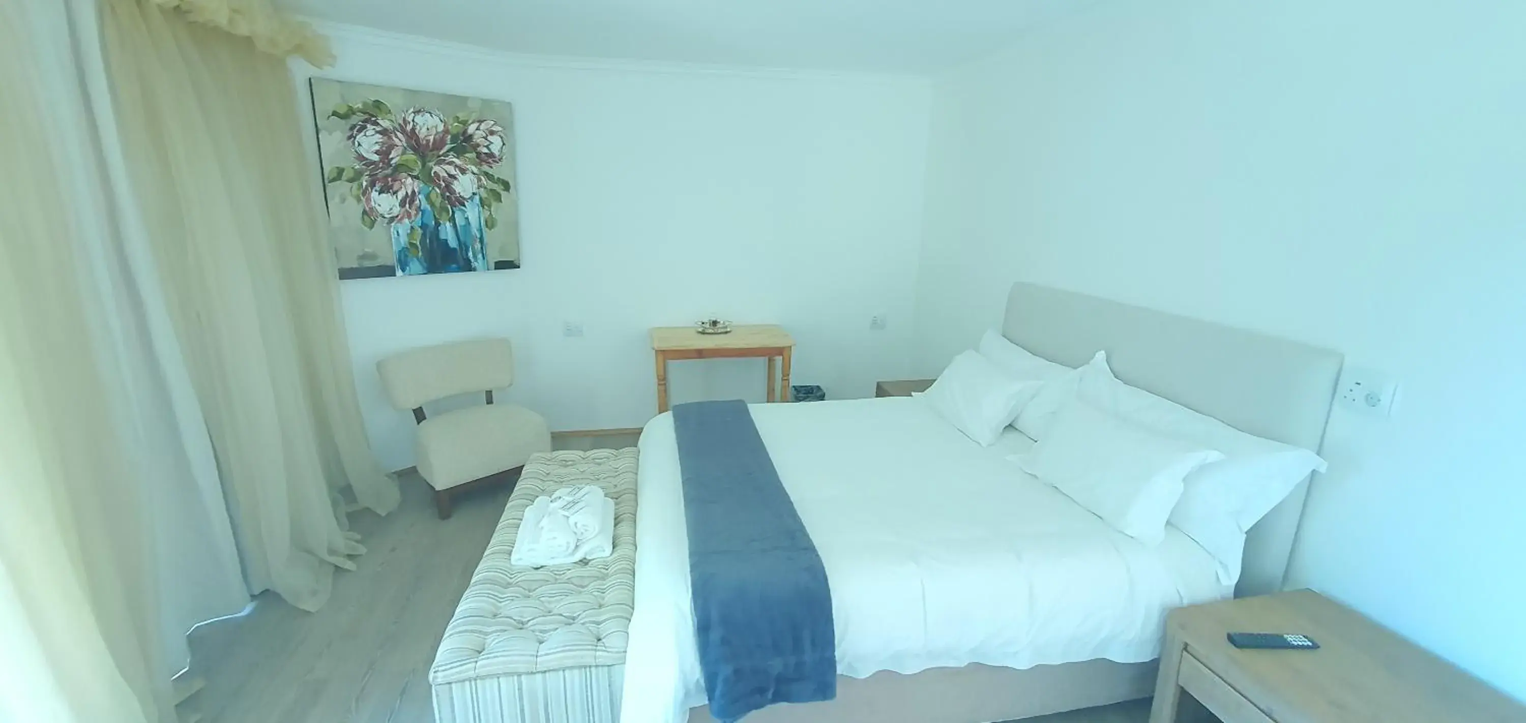 Deluxe Room - single occupancy in Acacia Lodge Deluxe Room - single occupancy in Acacia Lodge