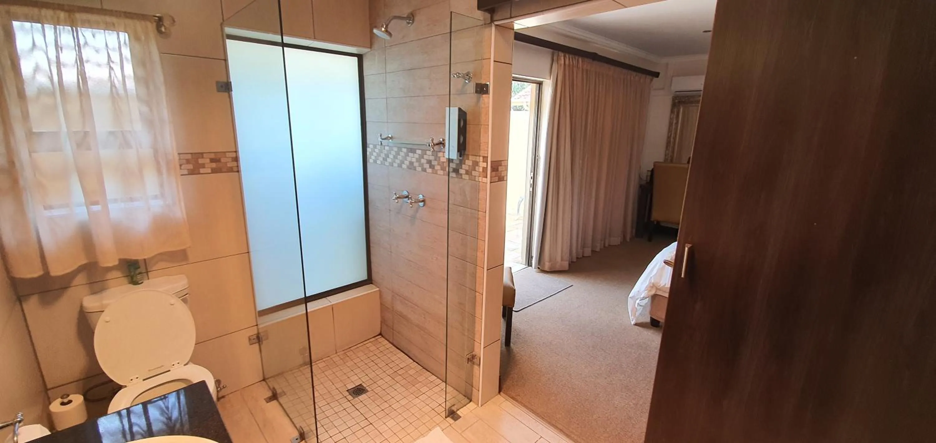 Bathroom in Acacia Lodge