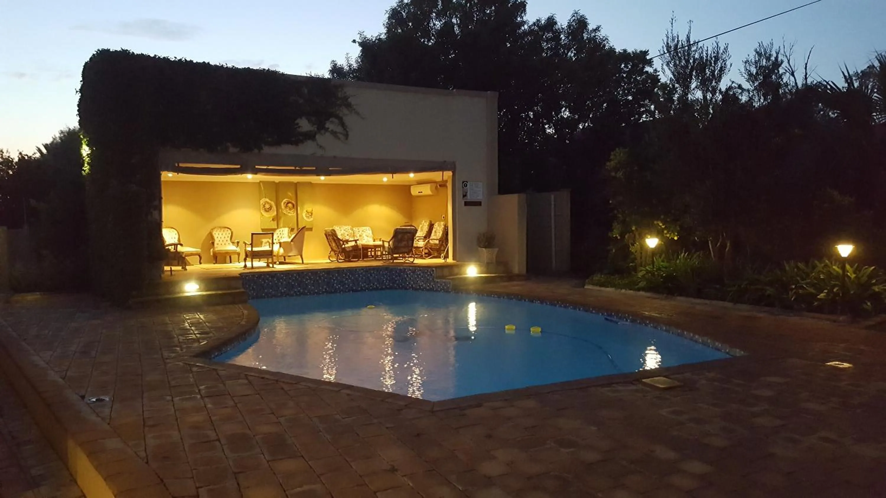 Swimming pool in Acacia Lodge