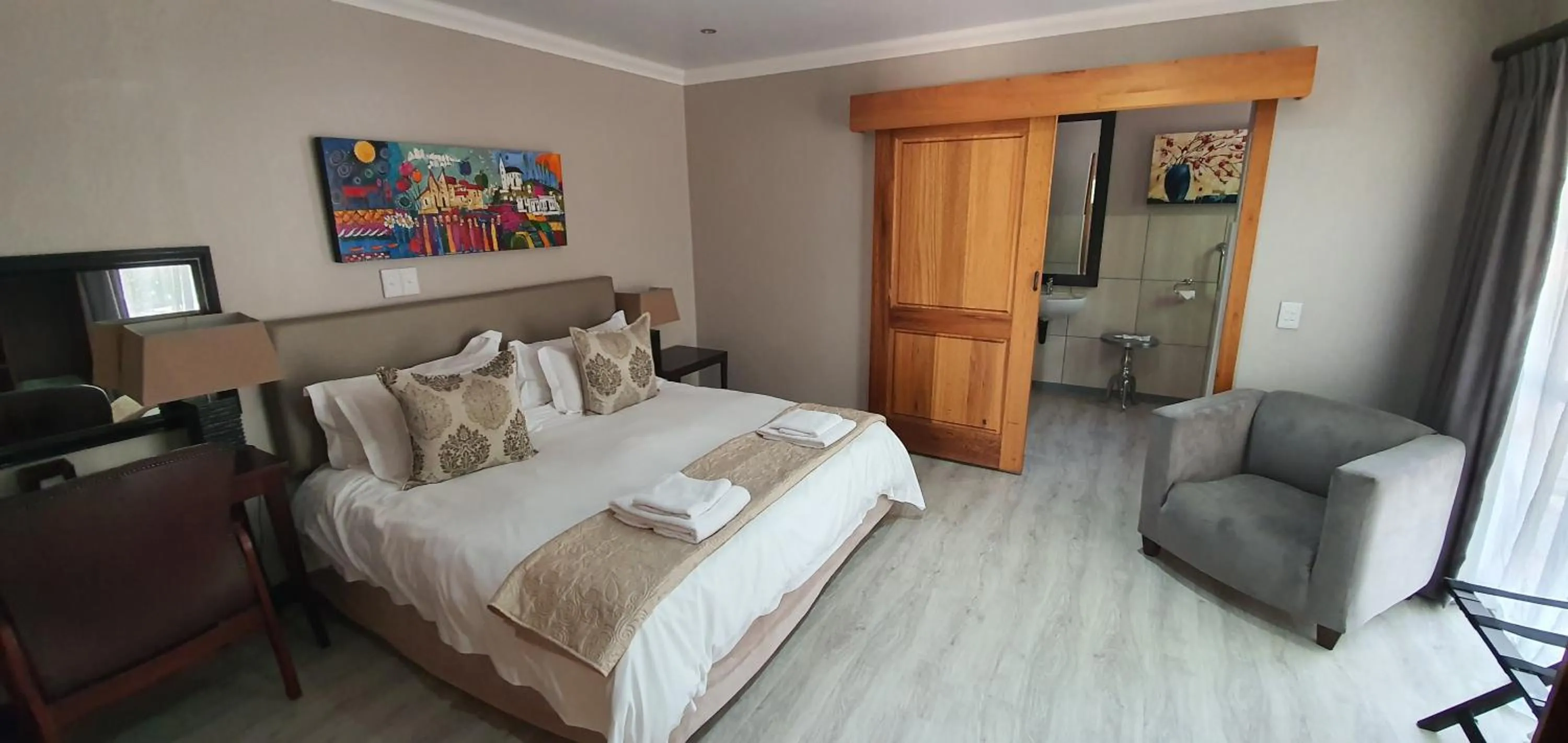 Photo of the whole room, Bed in Acacia Lodge