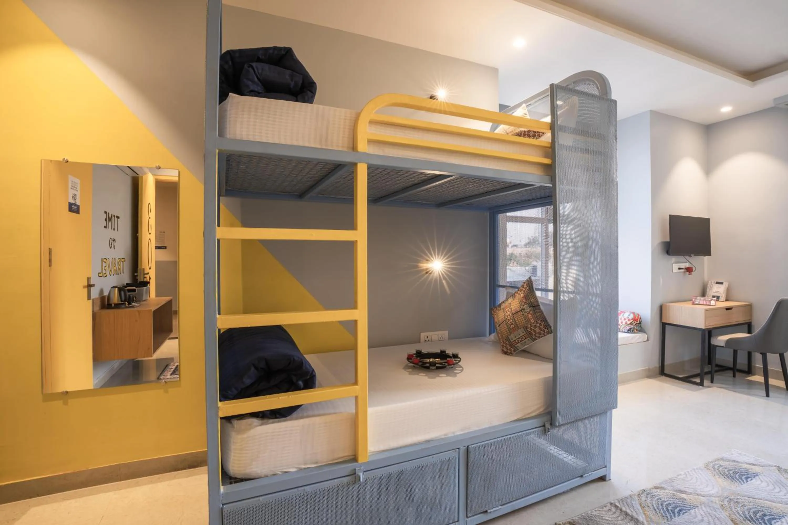 Photo of the whole room, Bed in Shalom Backpackers Jaipur