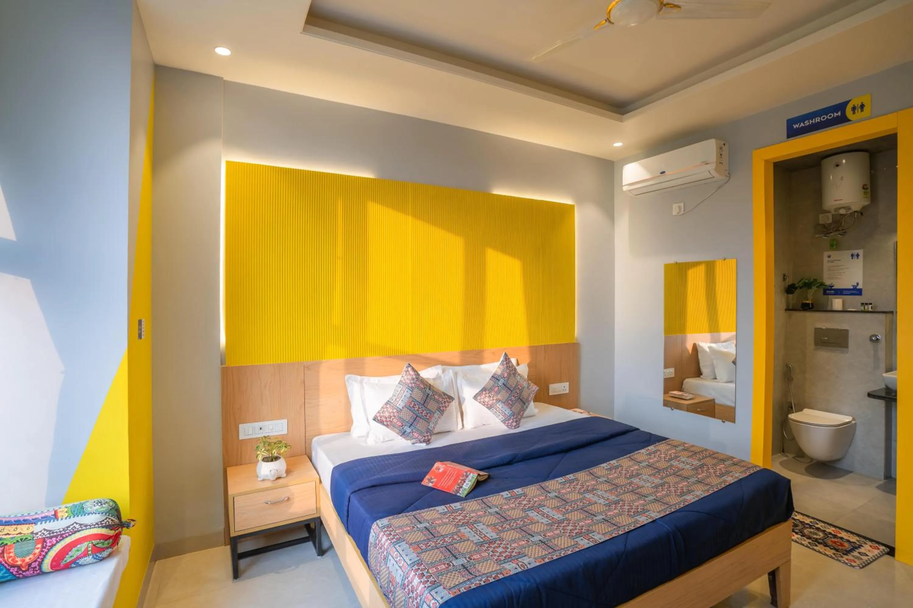 Bed in Shalom Backpackers Jaipur
