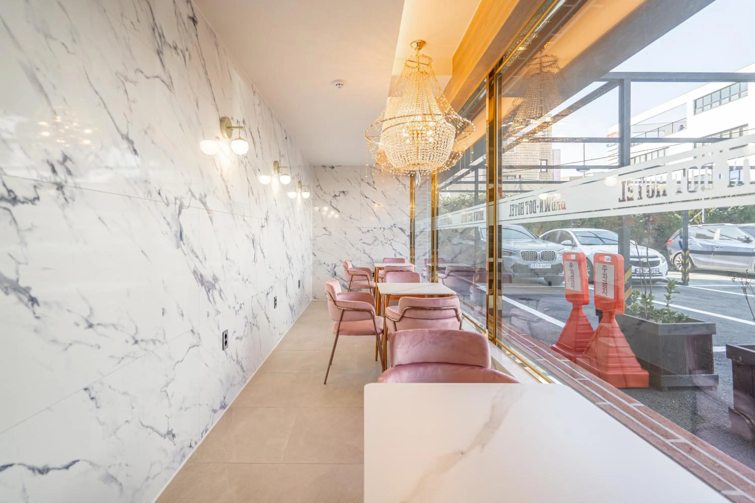 Seating area in Browndot hotel Gimhae cityhall