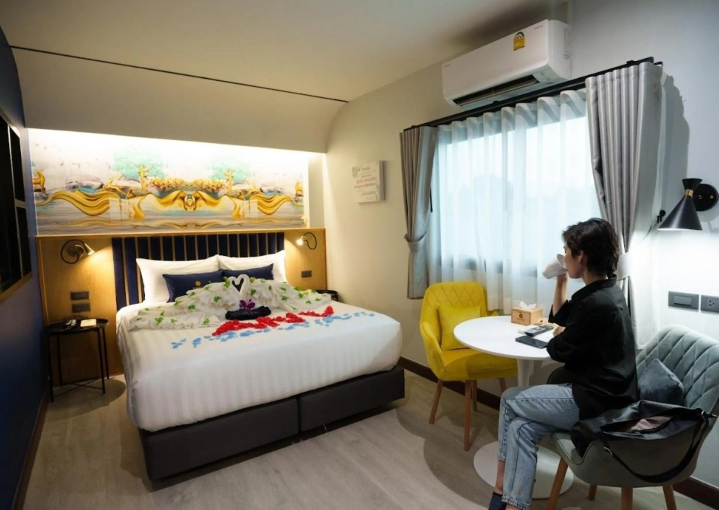 Bed in Khota Hill Hotel