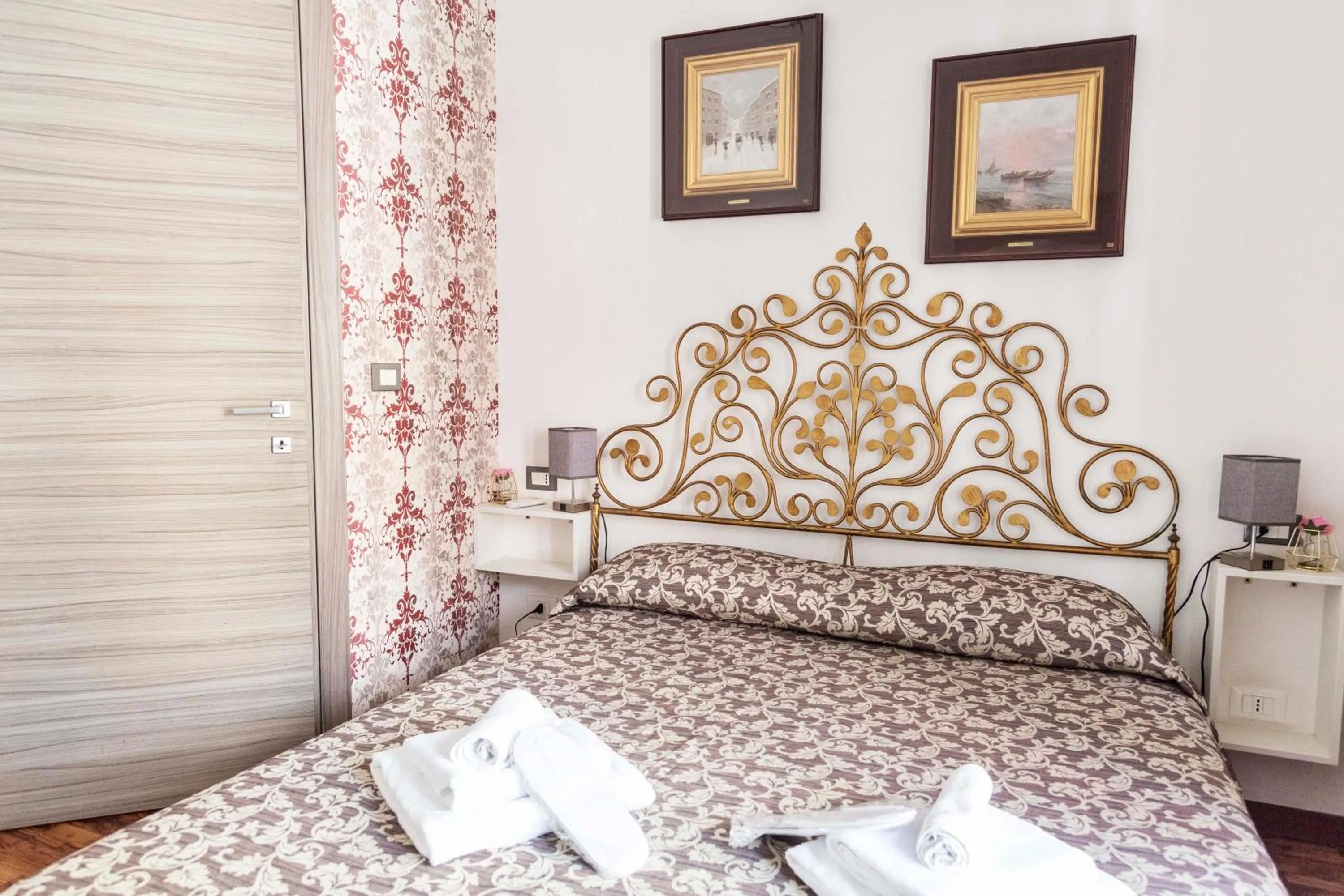 Bedroom, Bed in Merulana Suite Apartment