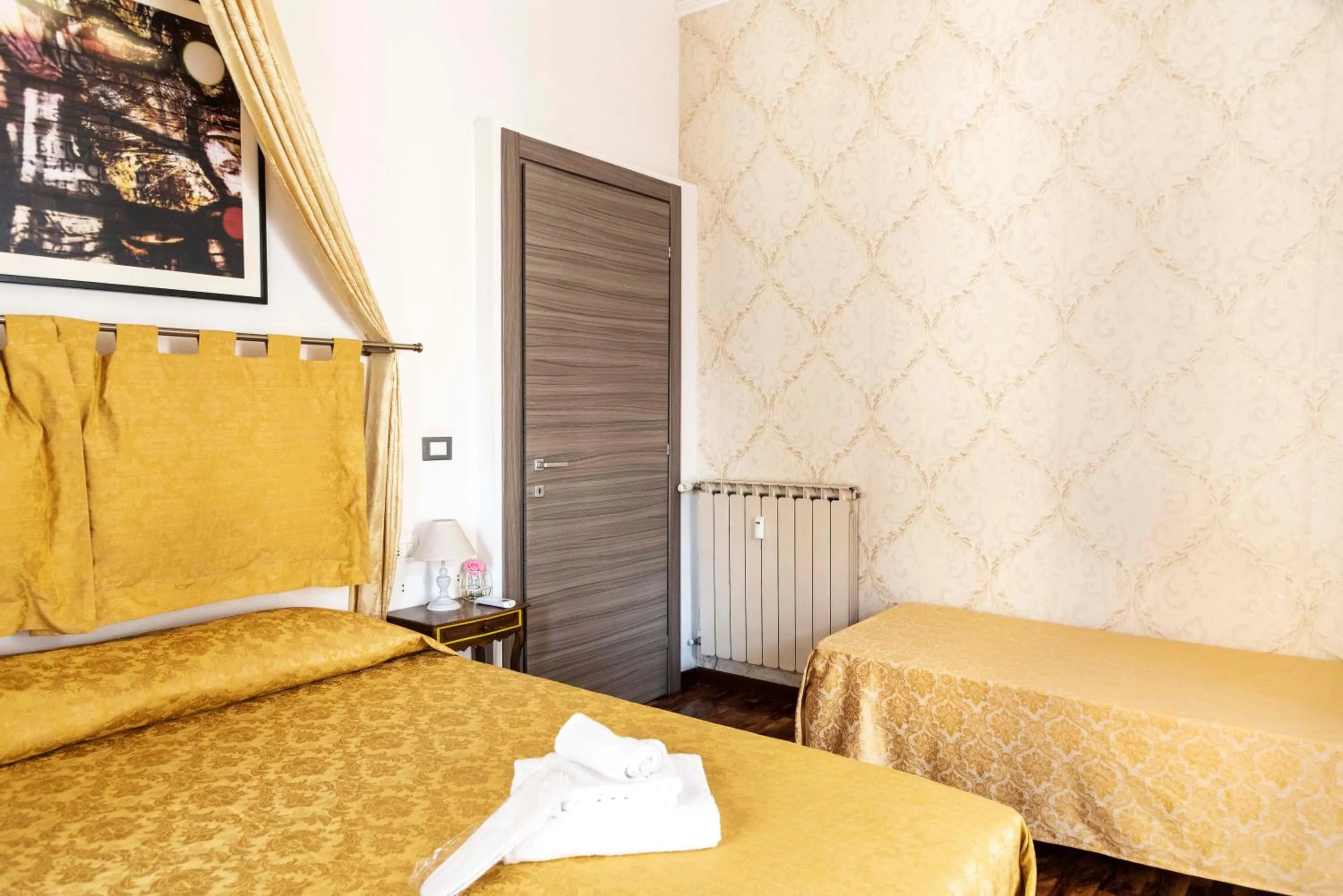 Bedroom, Bed in Merulana Suite Apartment