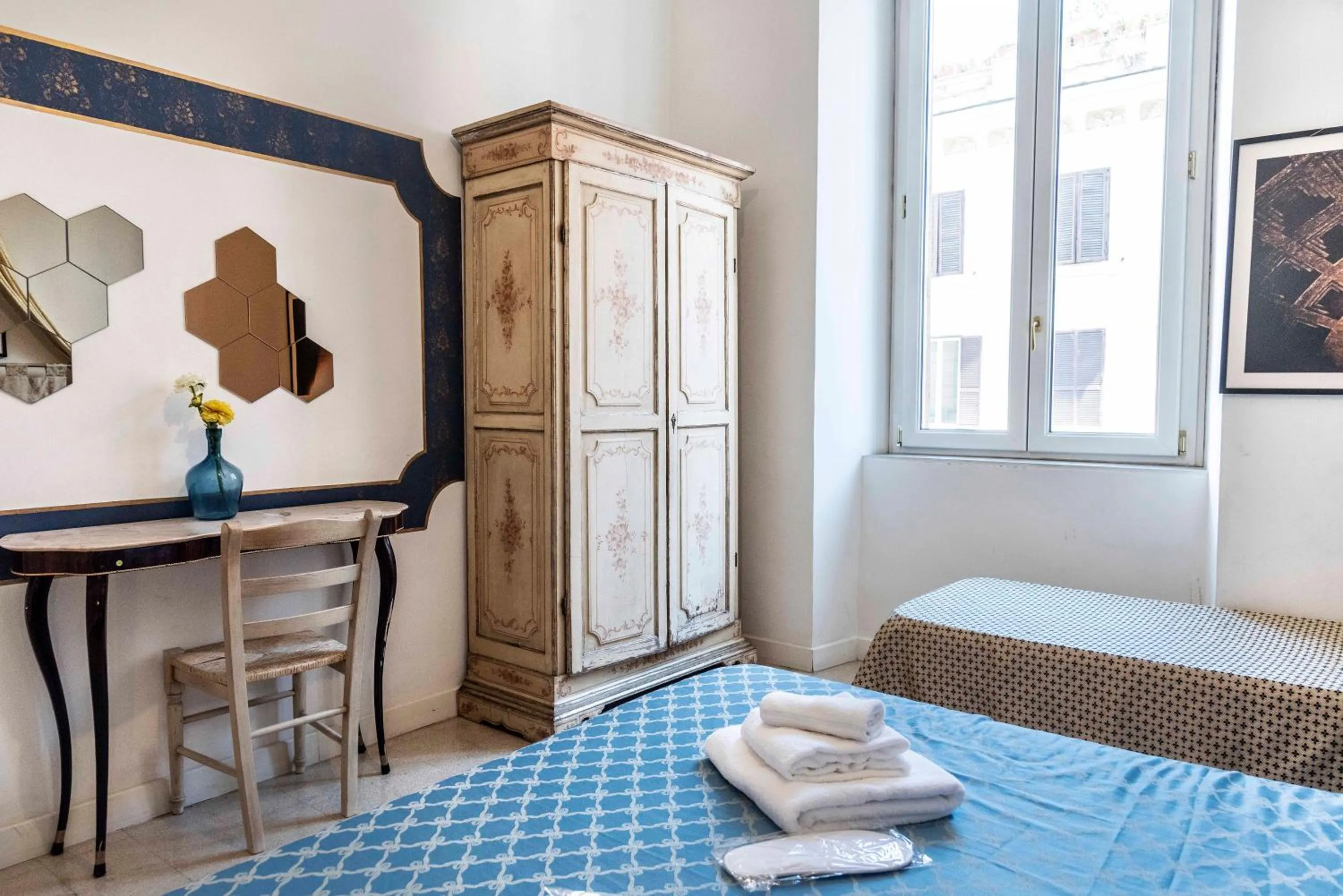 Bedroom, Bed in Merulana Suite Apartment