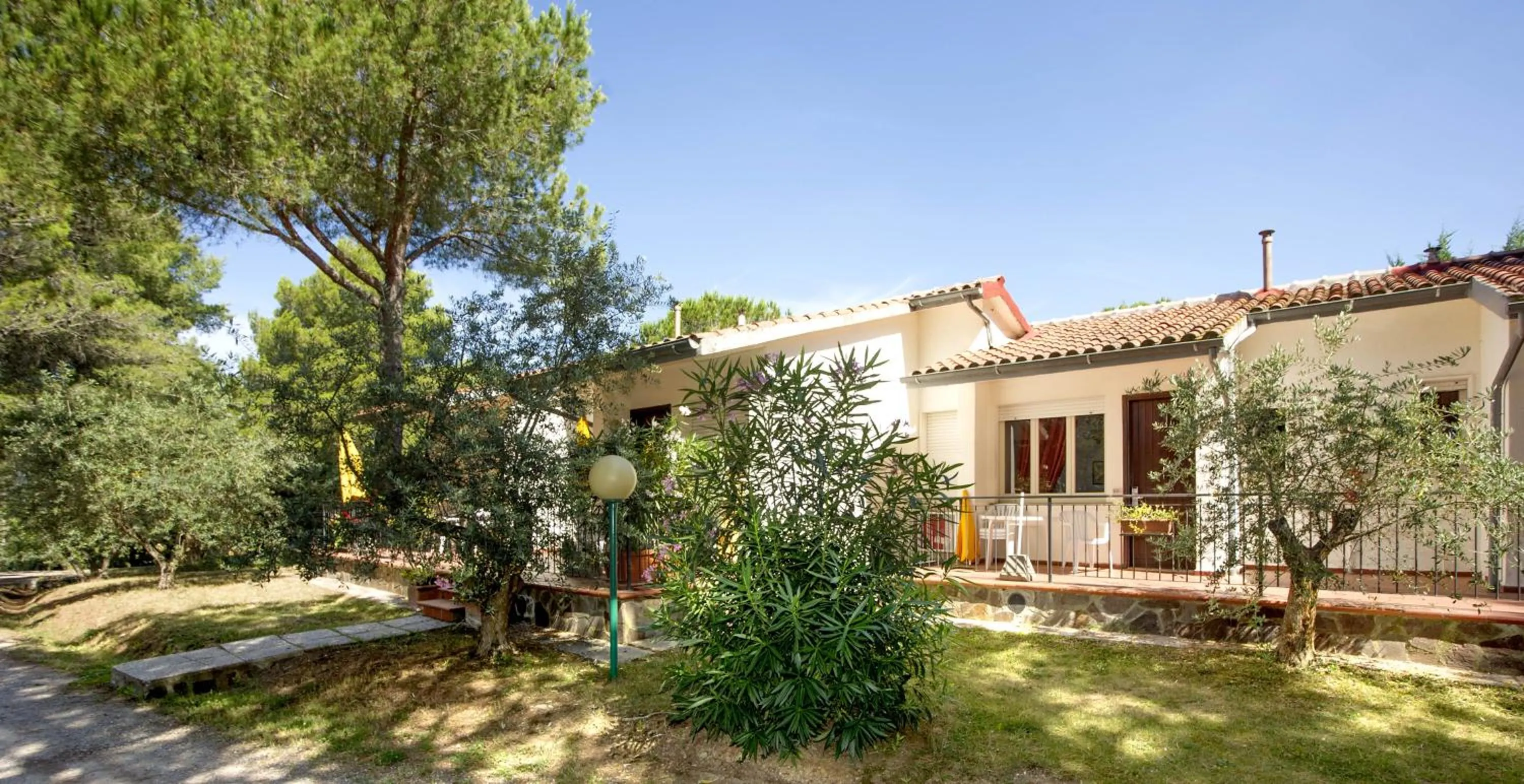 Property building in Il Pelagone Hotel & Golf Resort Toscana