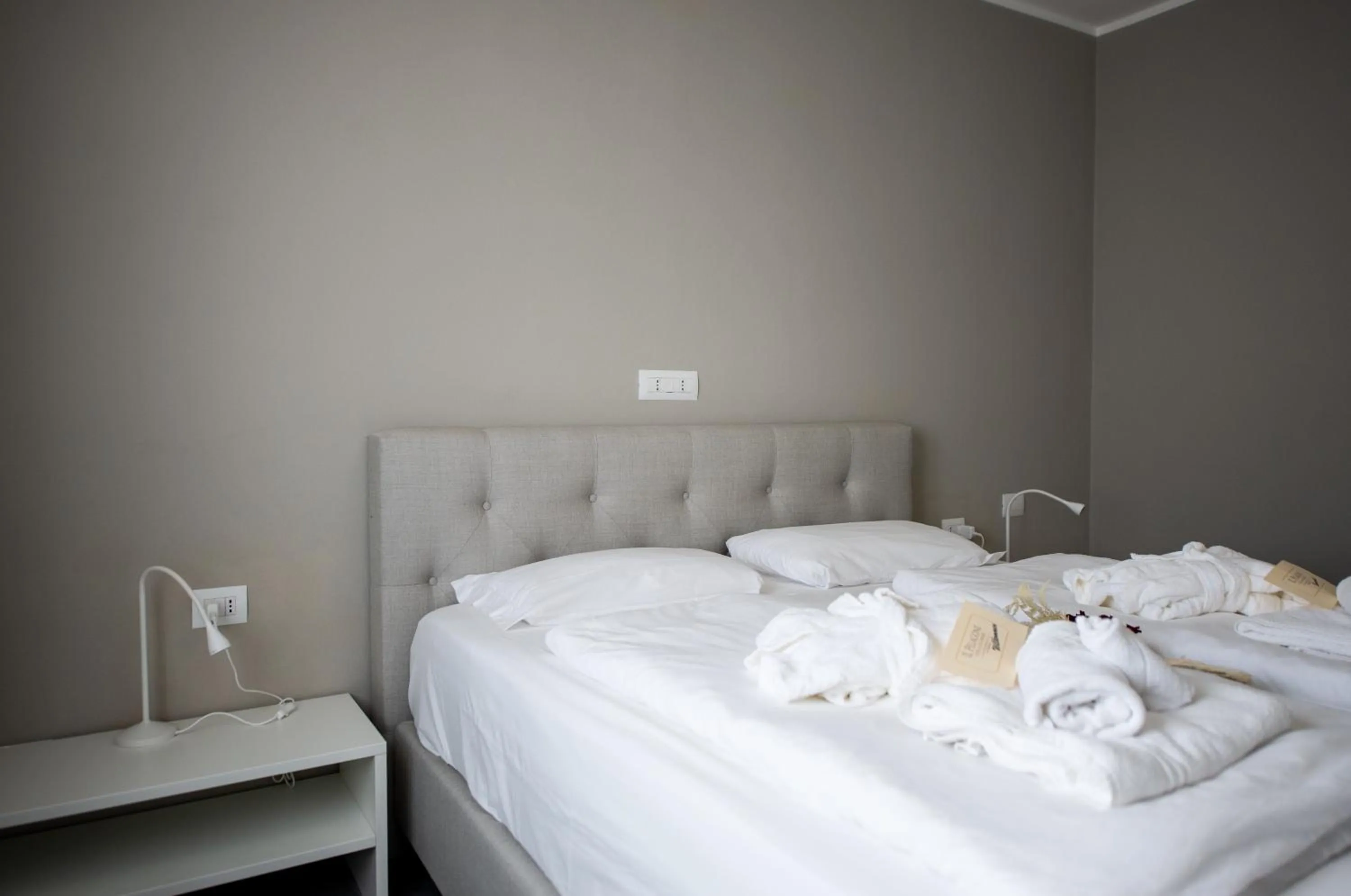 Bedroom, Bed in Il Pelagone Hotel & Golf Resort Toscana