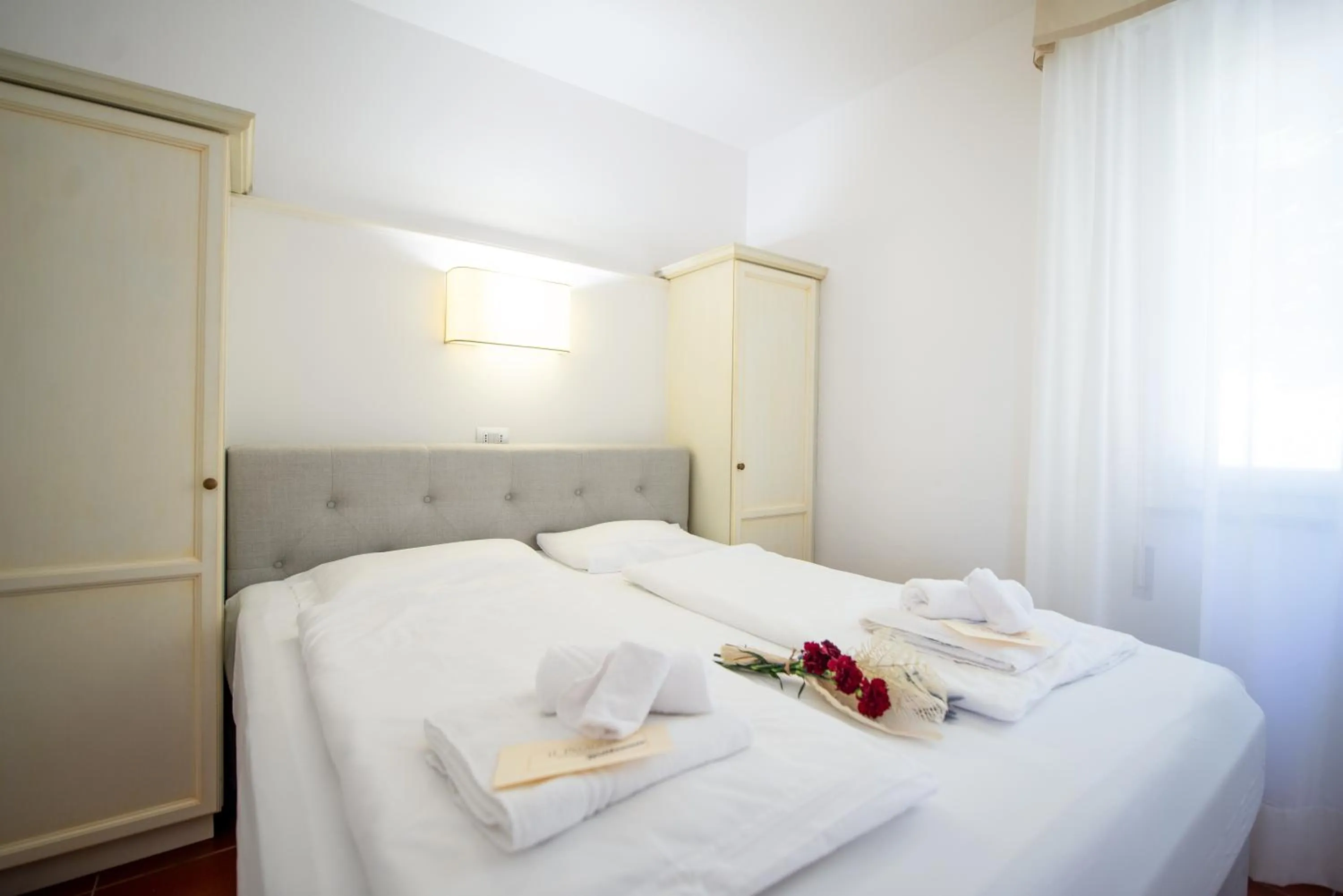 Bedroom, Bed in Il Pelagone Hotel & Golf Resort Toscana