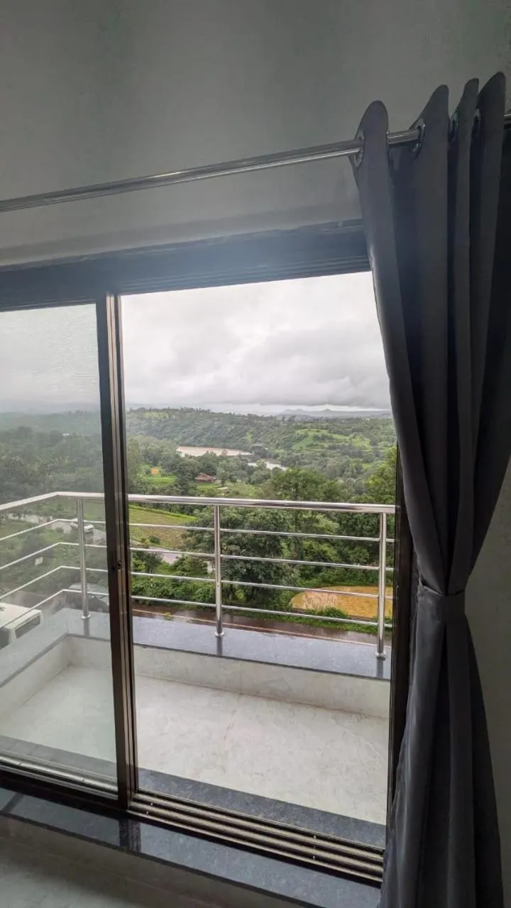 Day in Hotel Randha and Lodging