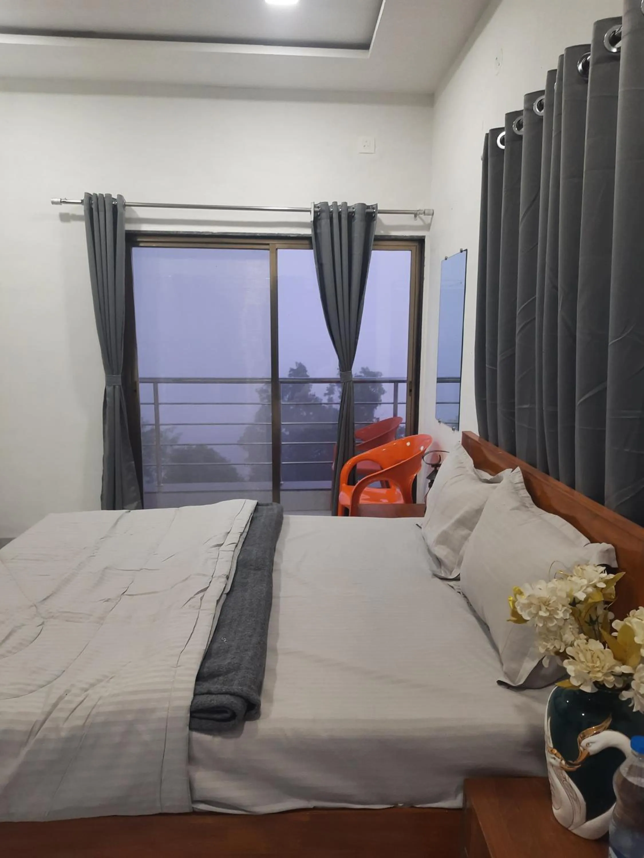 Bed in Hotel Randha and Lodging
