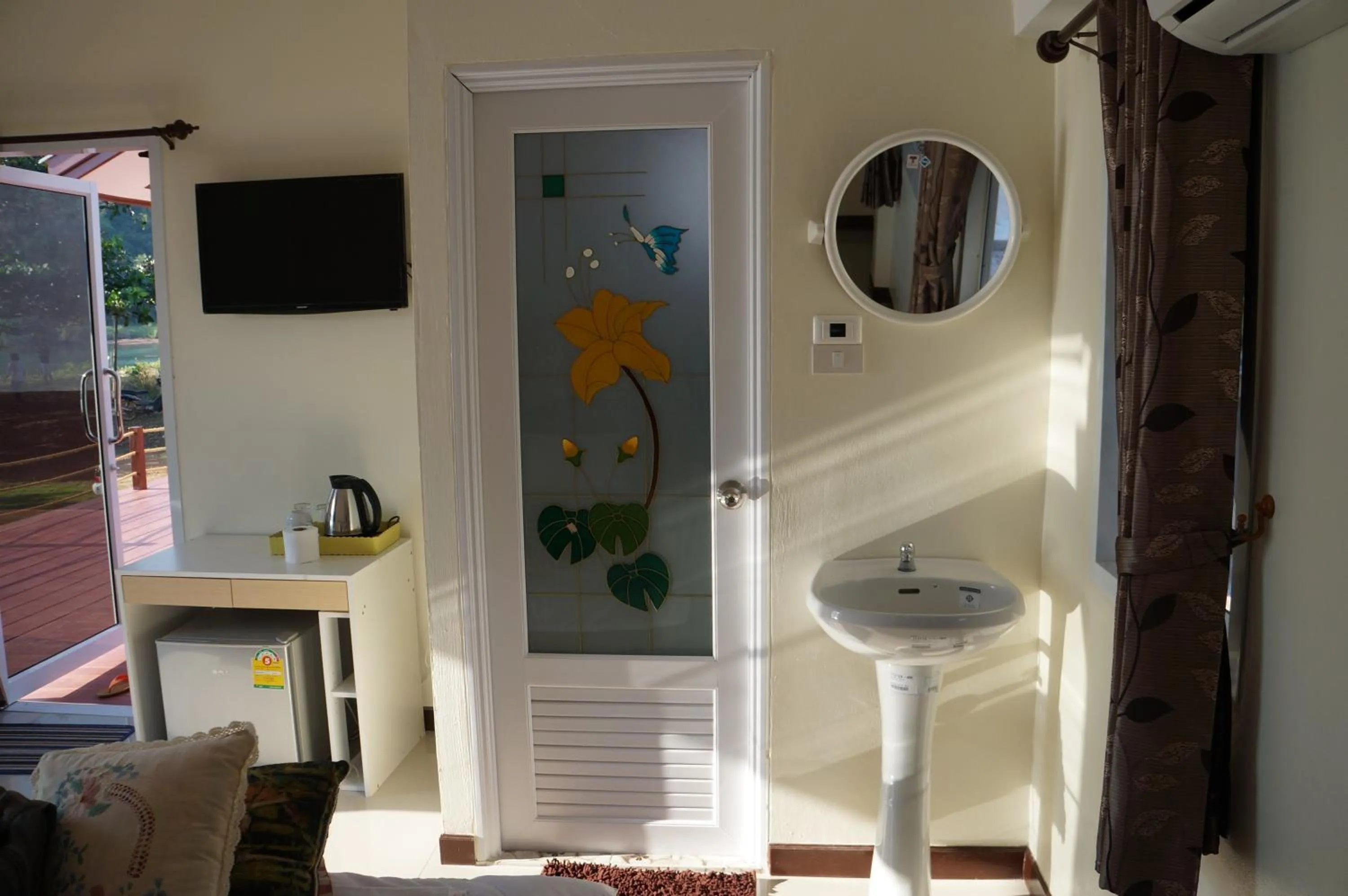 Bedroom in Lomtalay Resort Trat