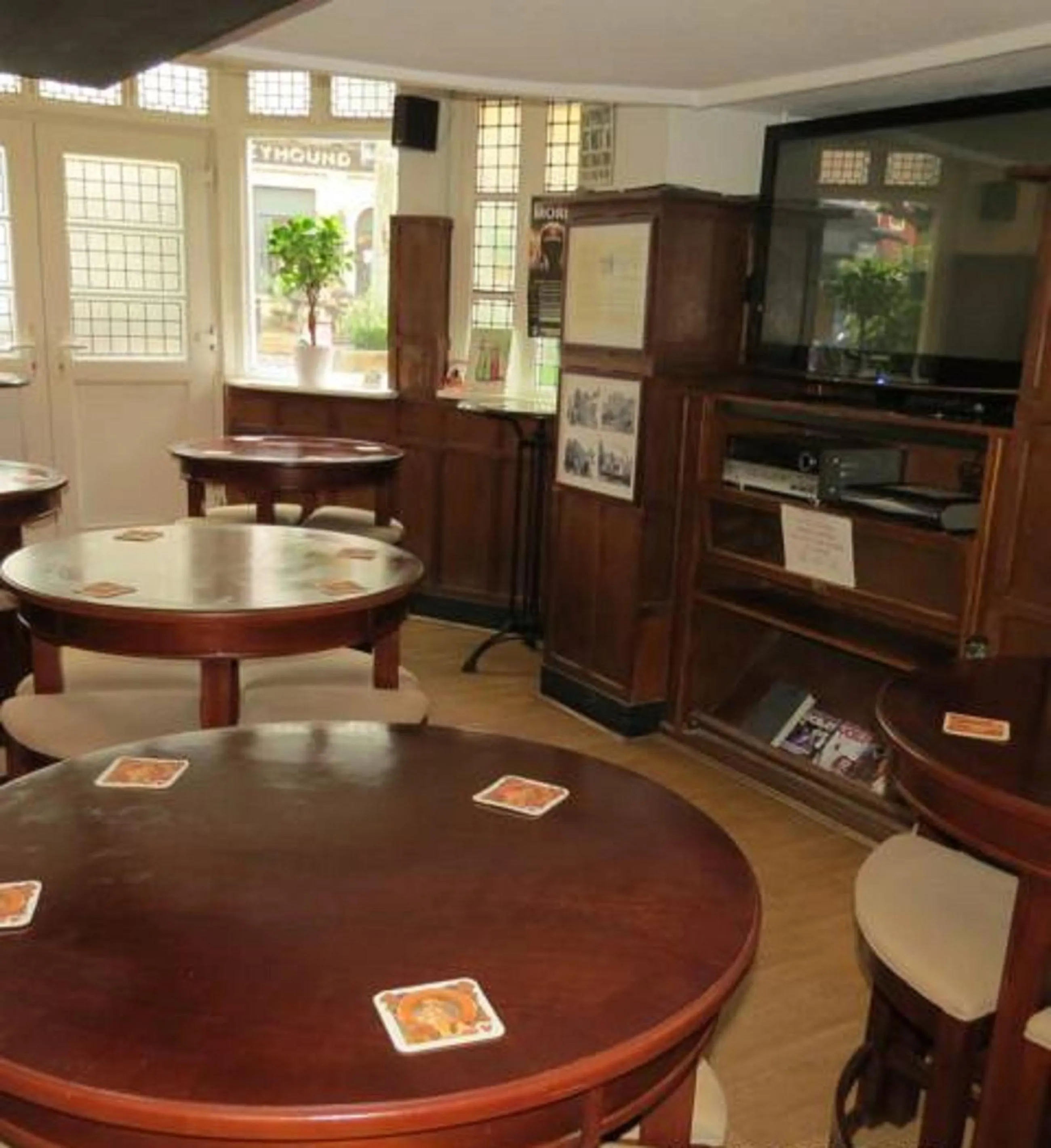 Day in The Old Black Horse Inn