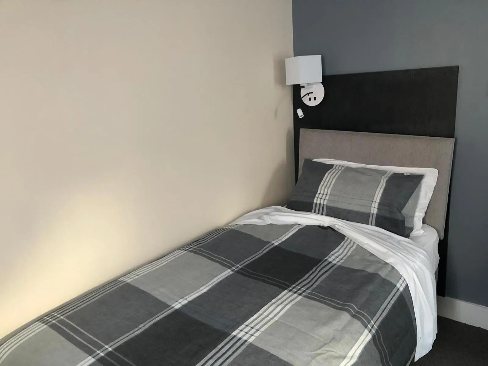 The Old Black Horse Inn