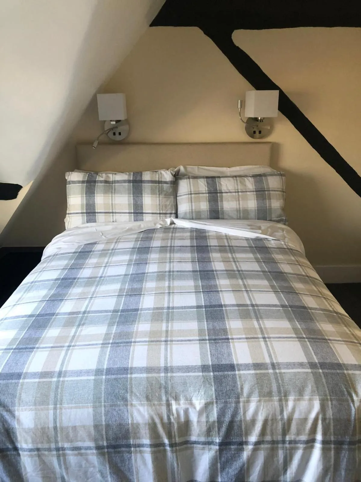 The Old Black Horse Inn