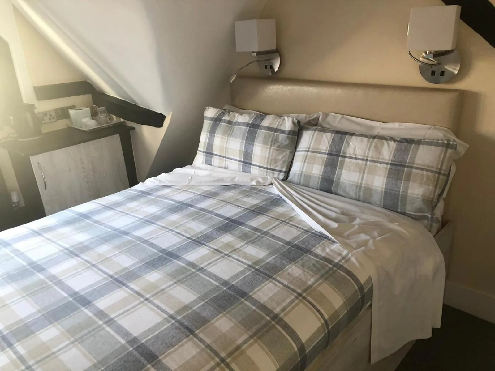 The Old Black Horse Inn