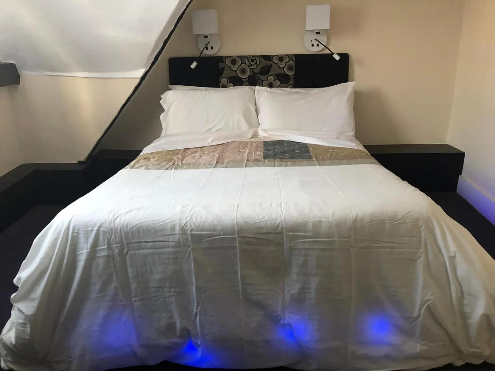 The Old Black Horse Inn