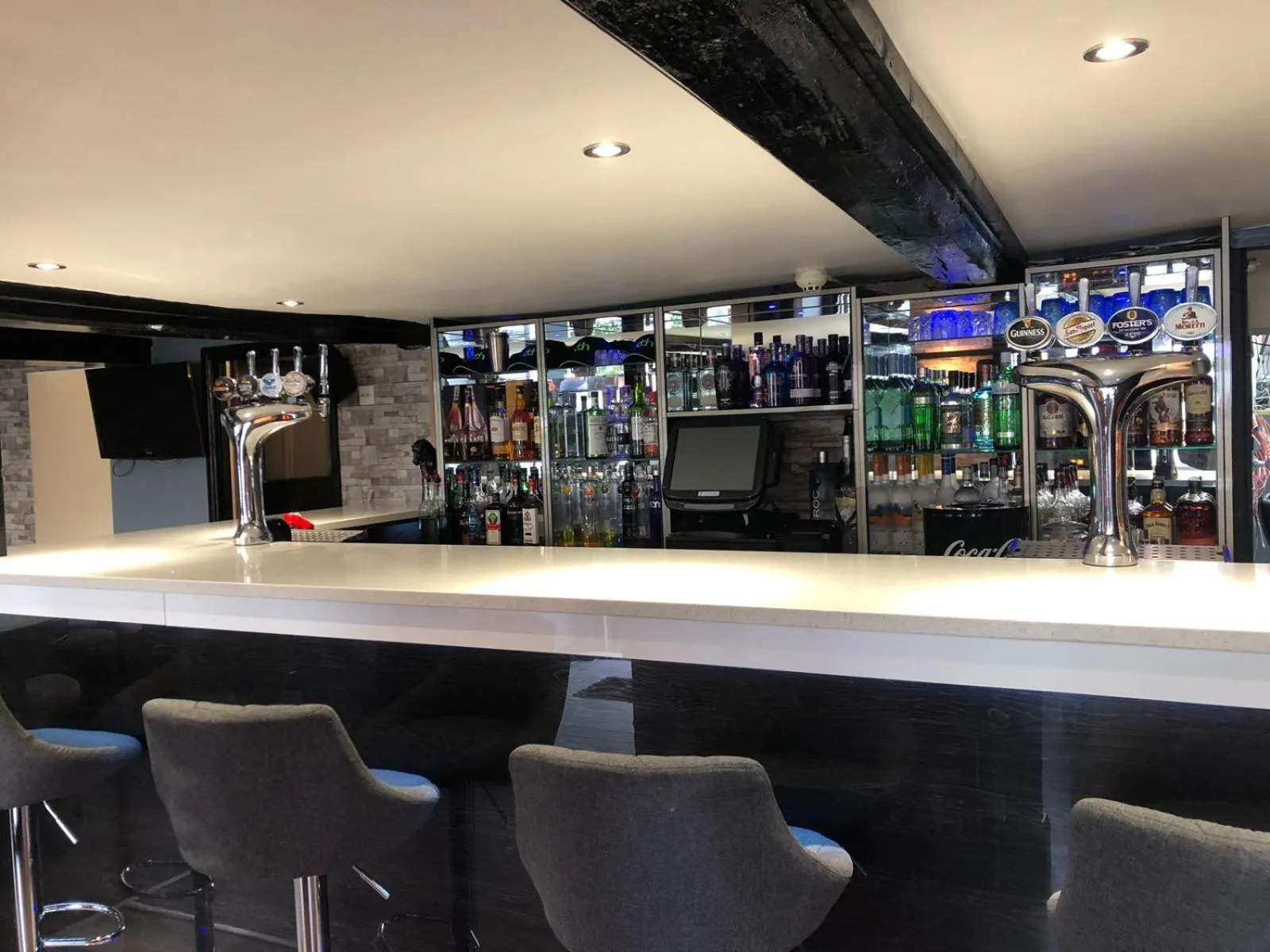 The Old Black Horse Inn