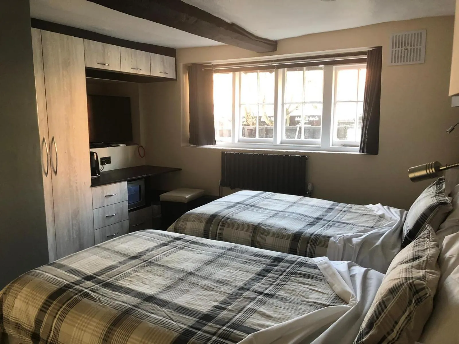 The Old Black Horse Inn