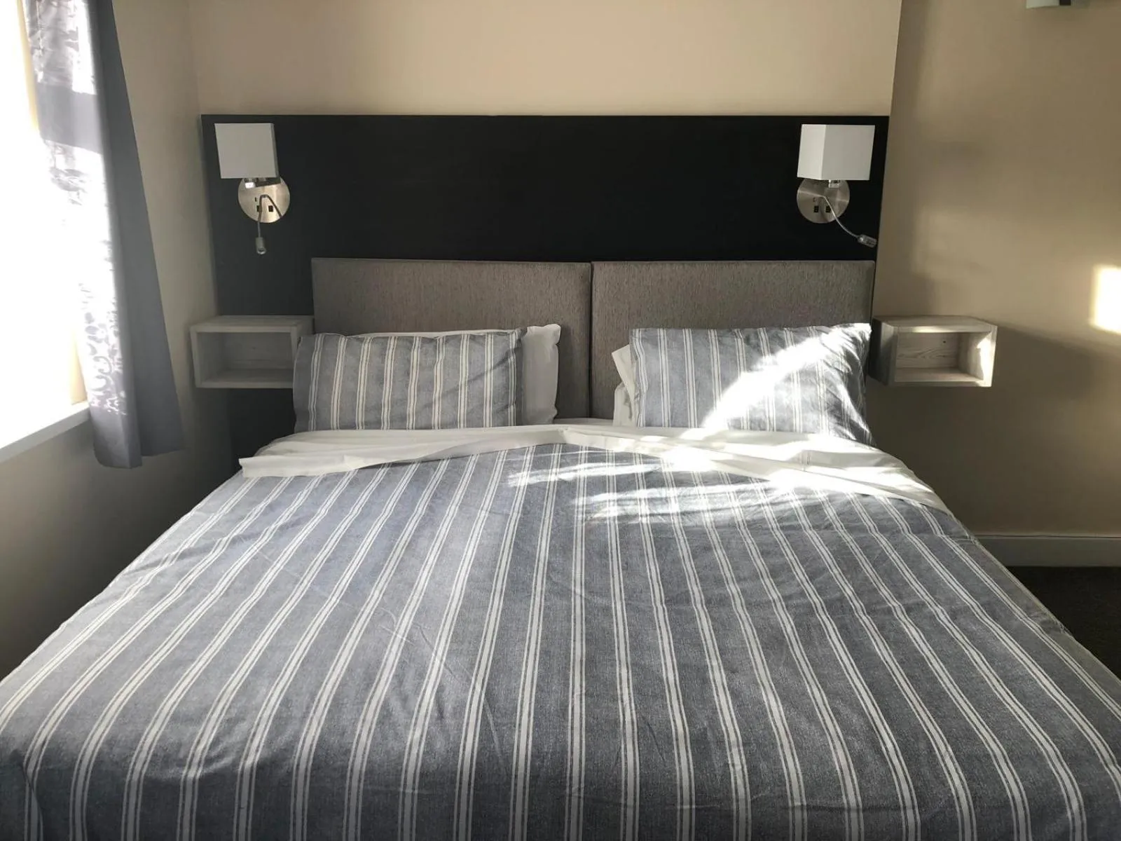 The Old Black Horse Inn