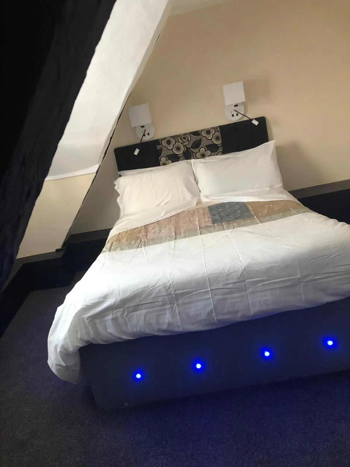 The Old Black Horse Inn