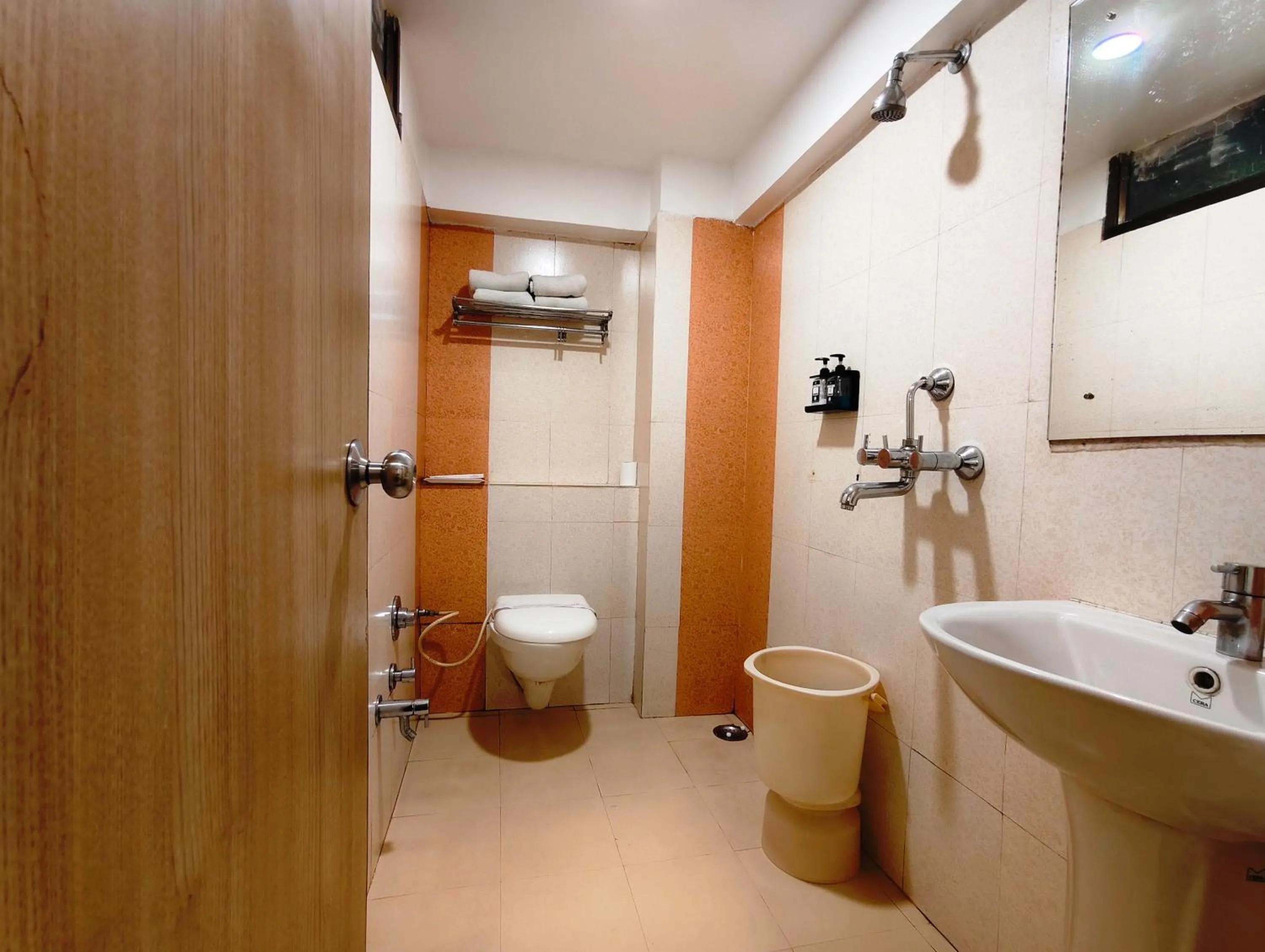 Toilet in Hotel Simran - Raipur Junction