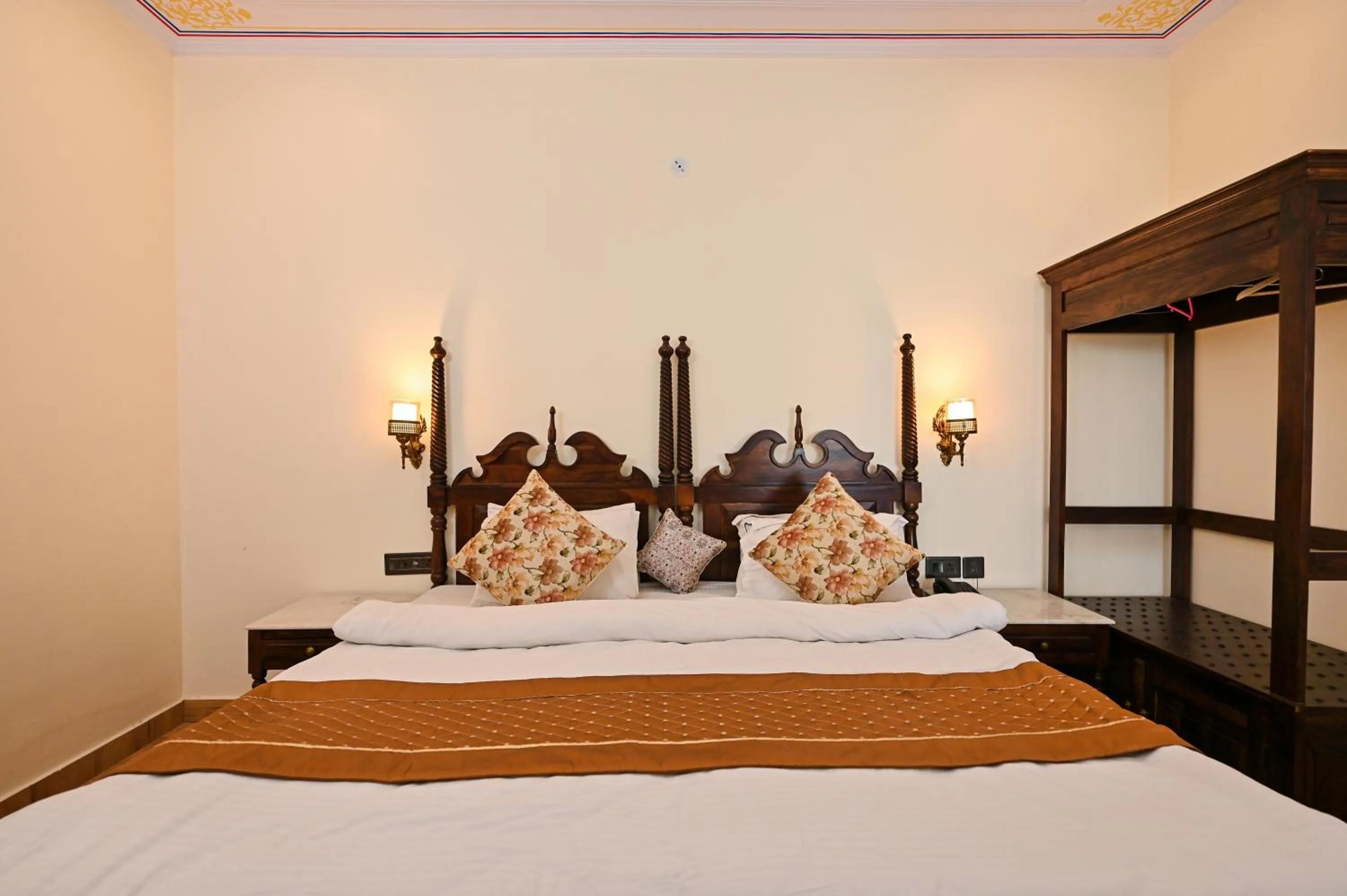 Bed in Harnawa Haveli - A Boutique Heritage Stay