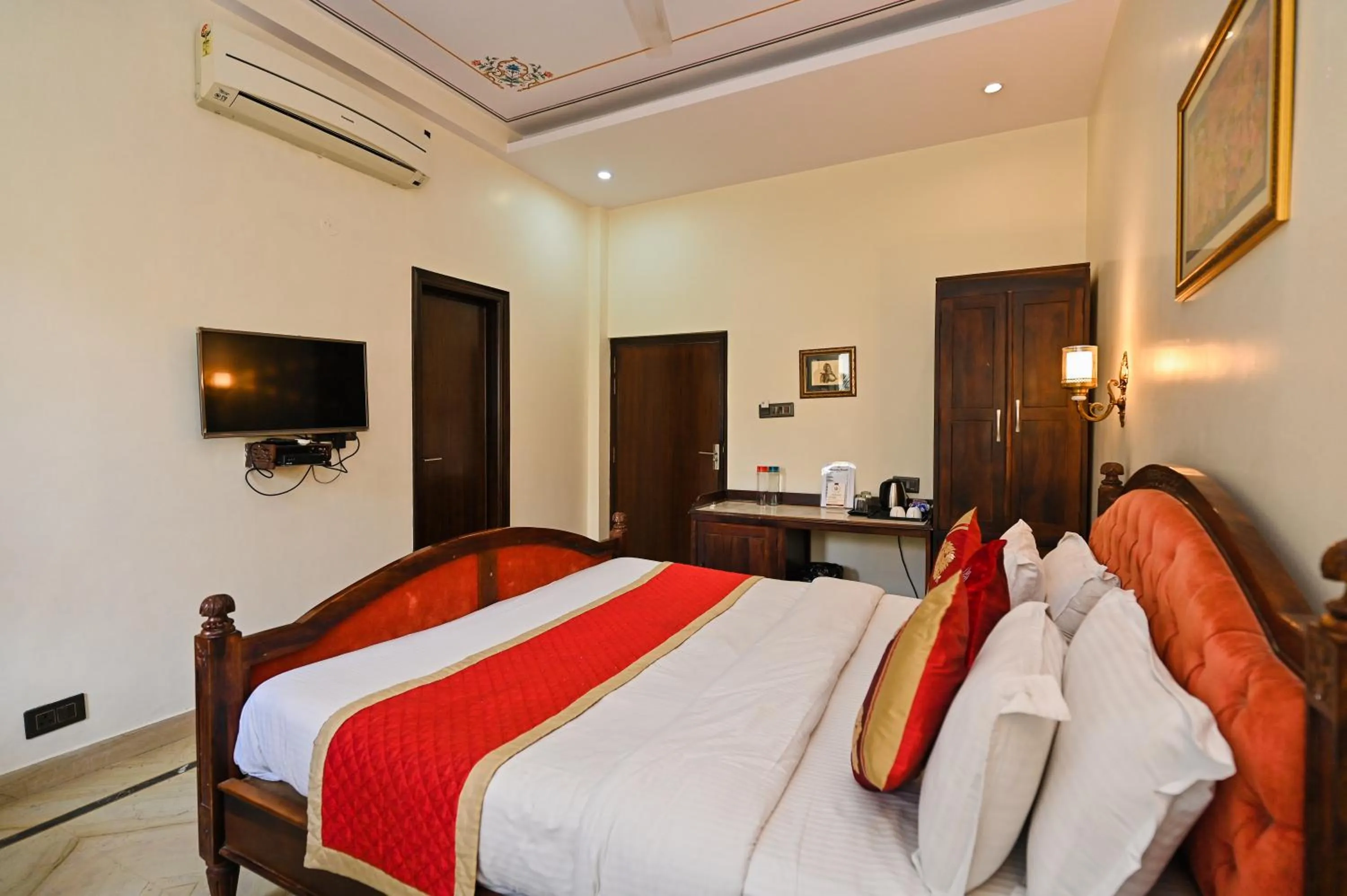 Bed in Harnawa Haveli - A Boutique Heritage Stay