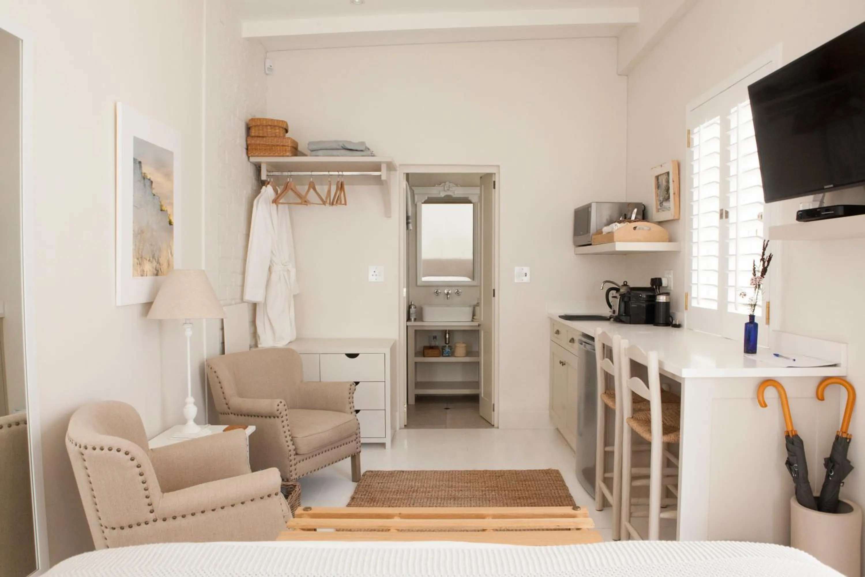Bathroom in 33 Strawberry Lane - Studio and Cottage