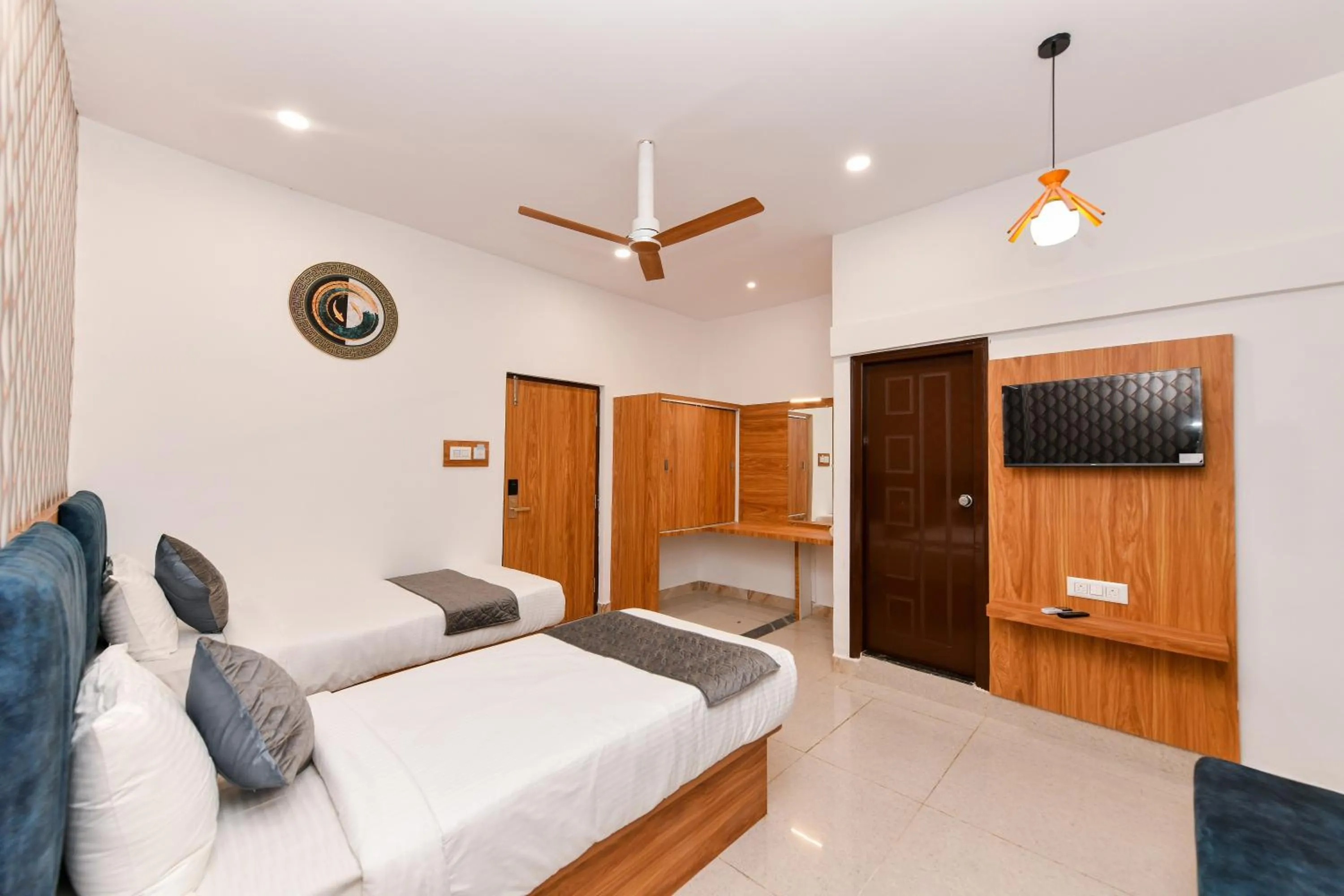 Bed in Hotel Shine International