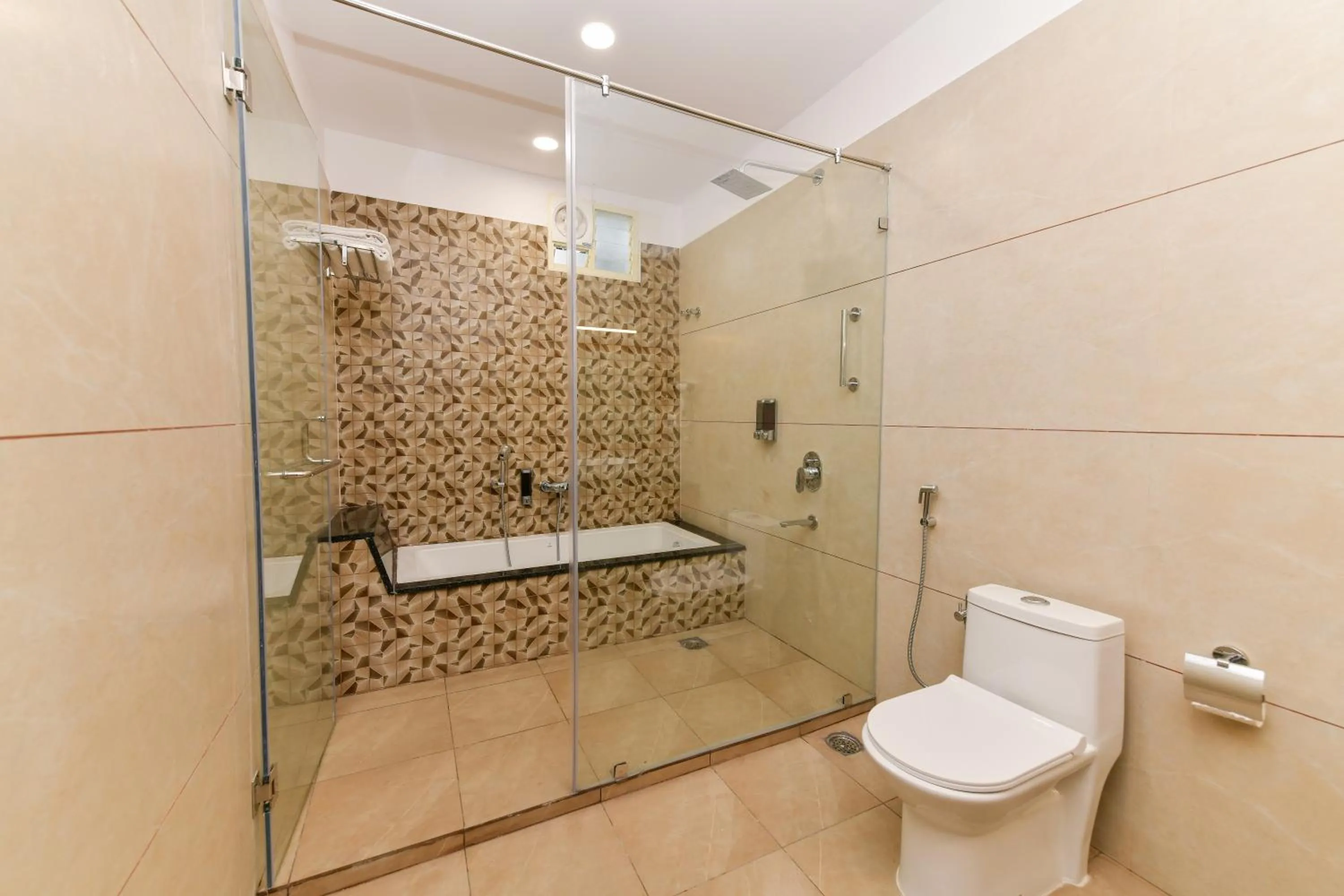 Shower in Hotel Shine International