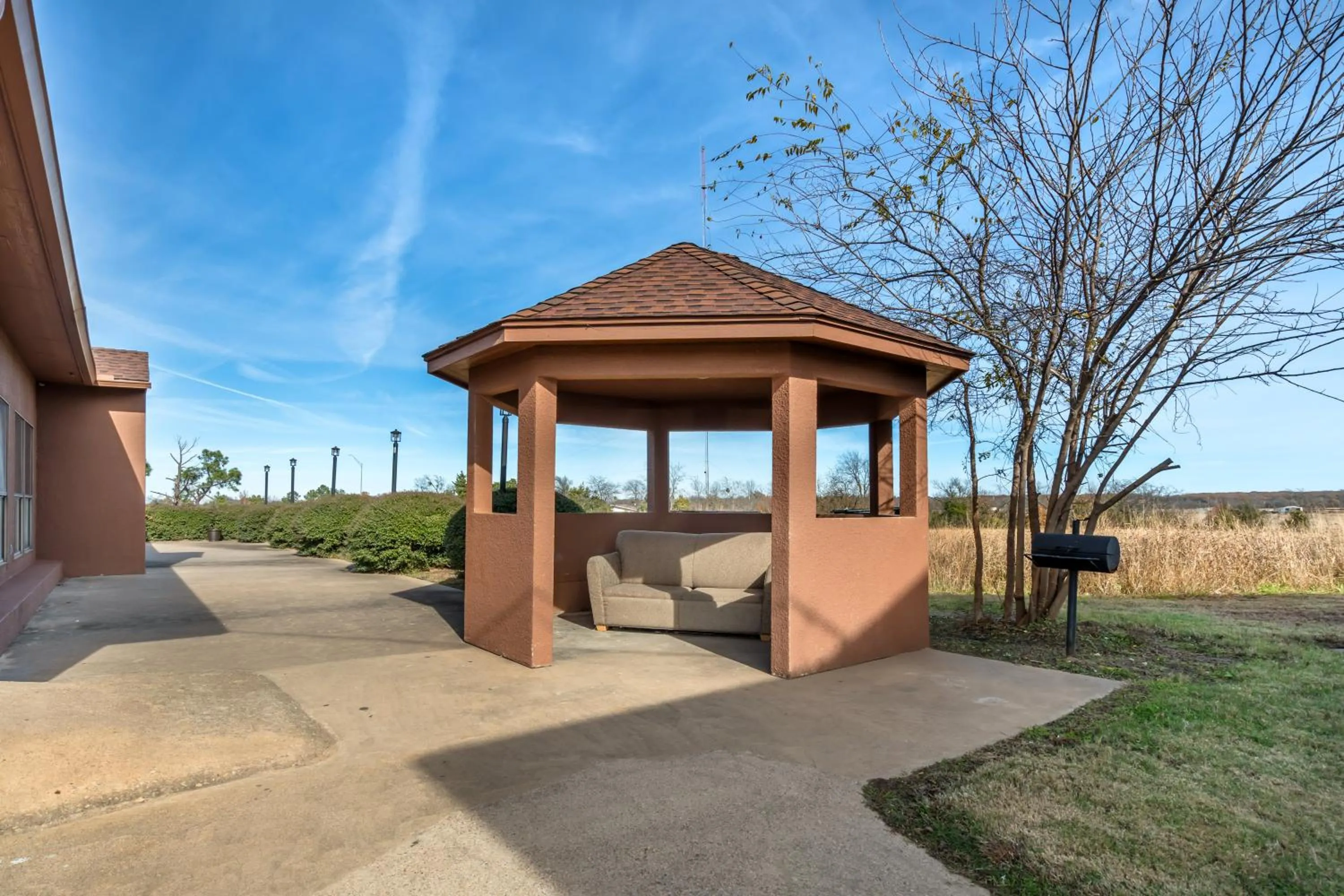 BBQ facilities in Best Western Trail Dust Inn & Suites